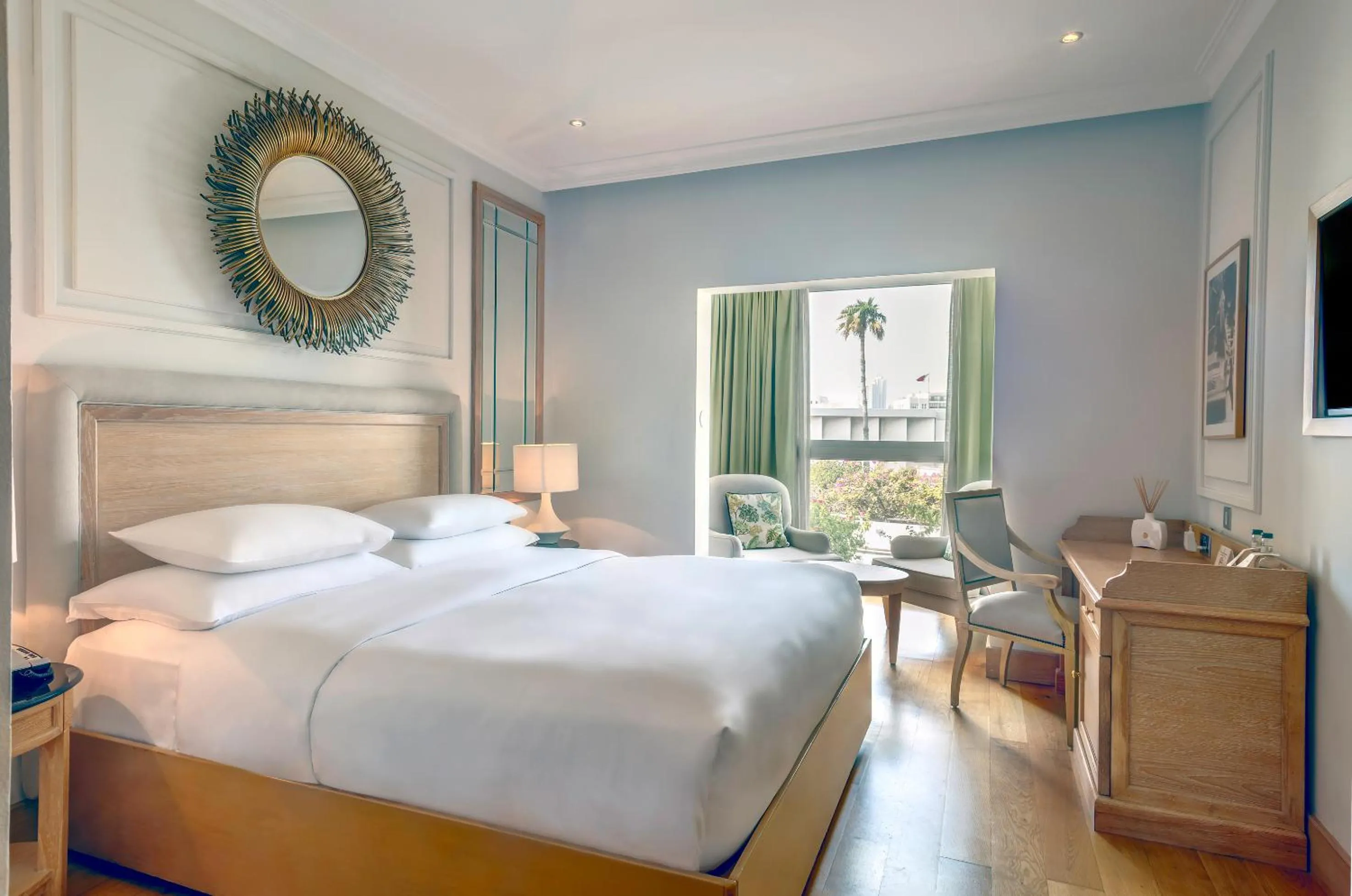 TV and multimedia, Bed in Palmyard Hotel