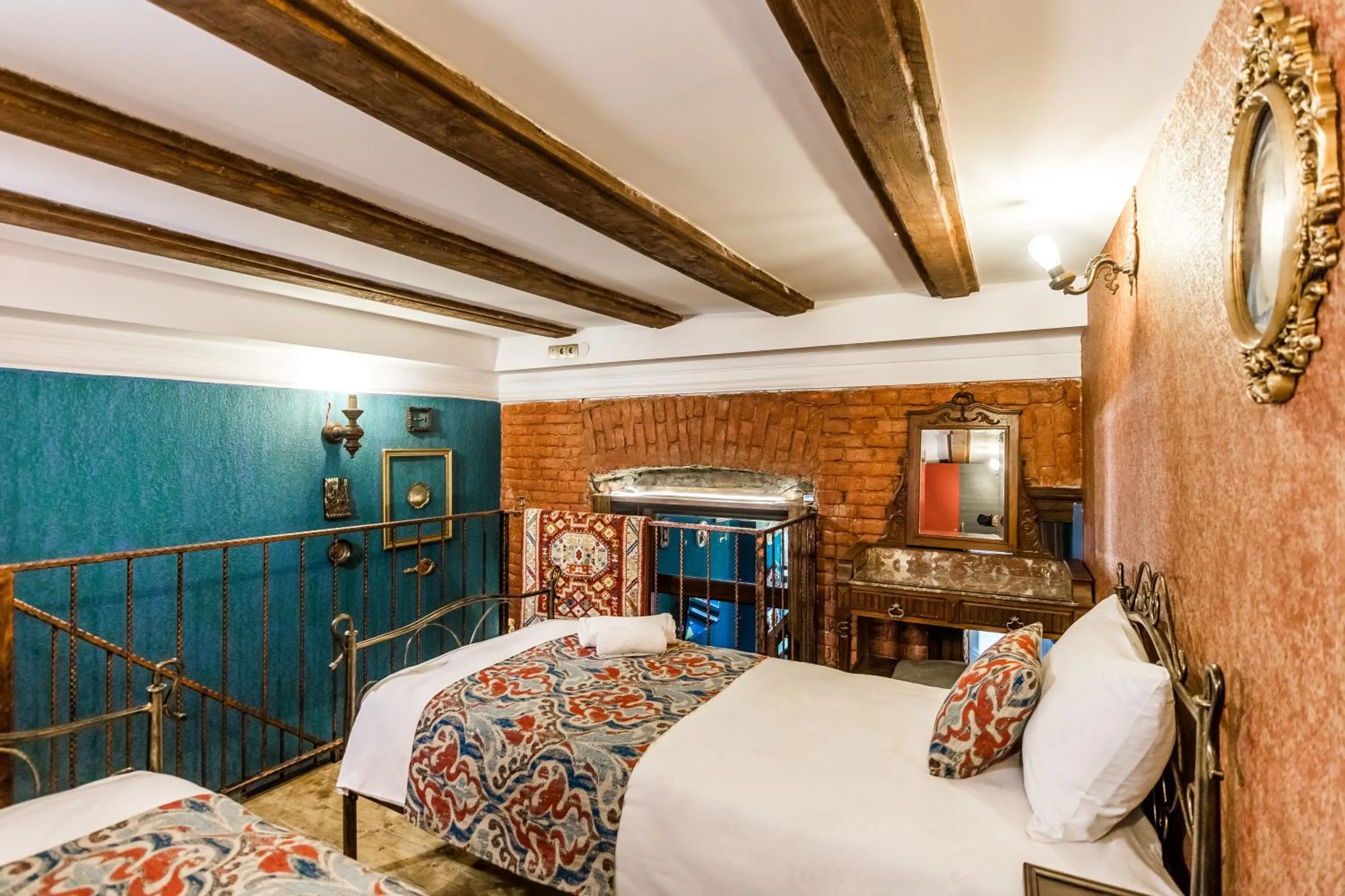 Photo of the whole room, Bed in Tiflis Inn Boutique Hotel