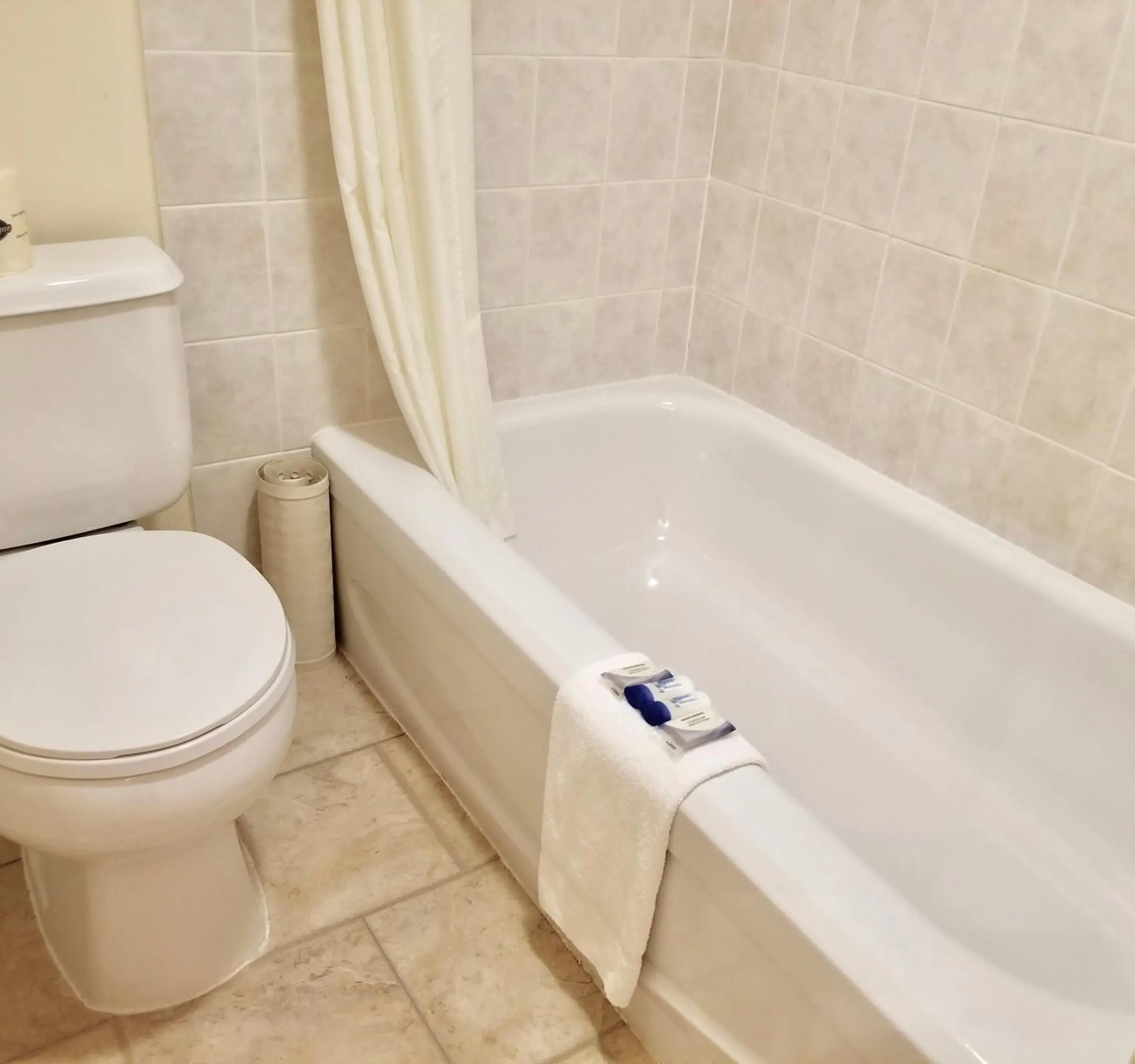 Single Room - single occupancy in New Imperial Inn Single Room - single occupancy in New Imperial Inn