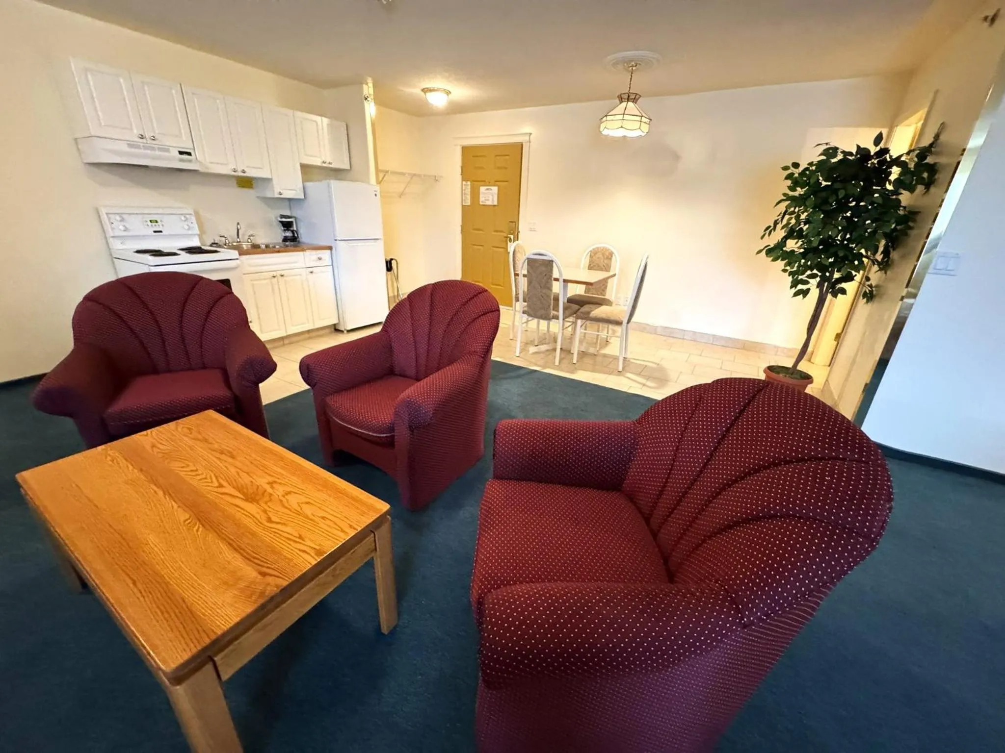 Kitchen or kitchenette in Western Budget Motel #3 Whitecourt