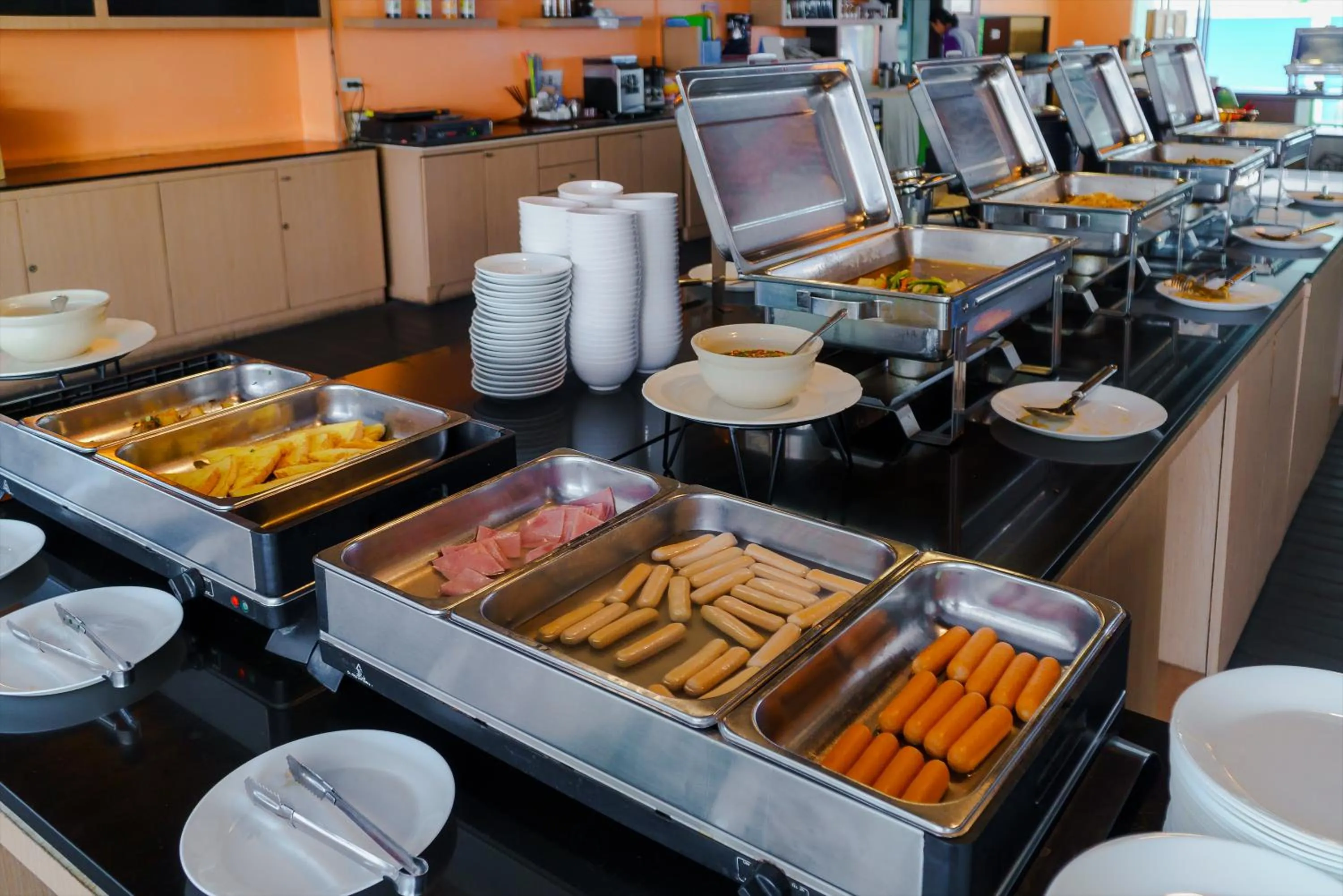 Food and drinks in Vogue Pattaya Hotel