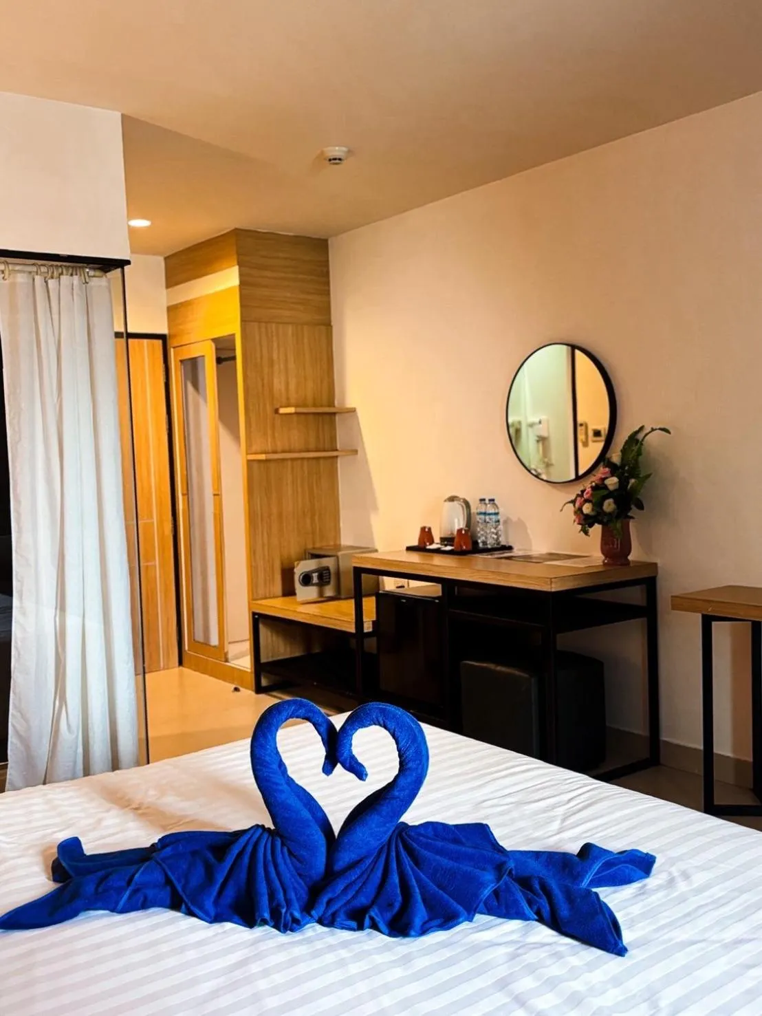 Bed in Vogue Pattaya Hotel