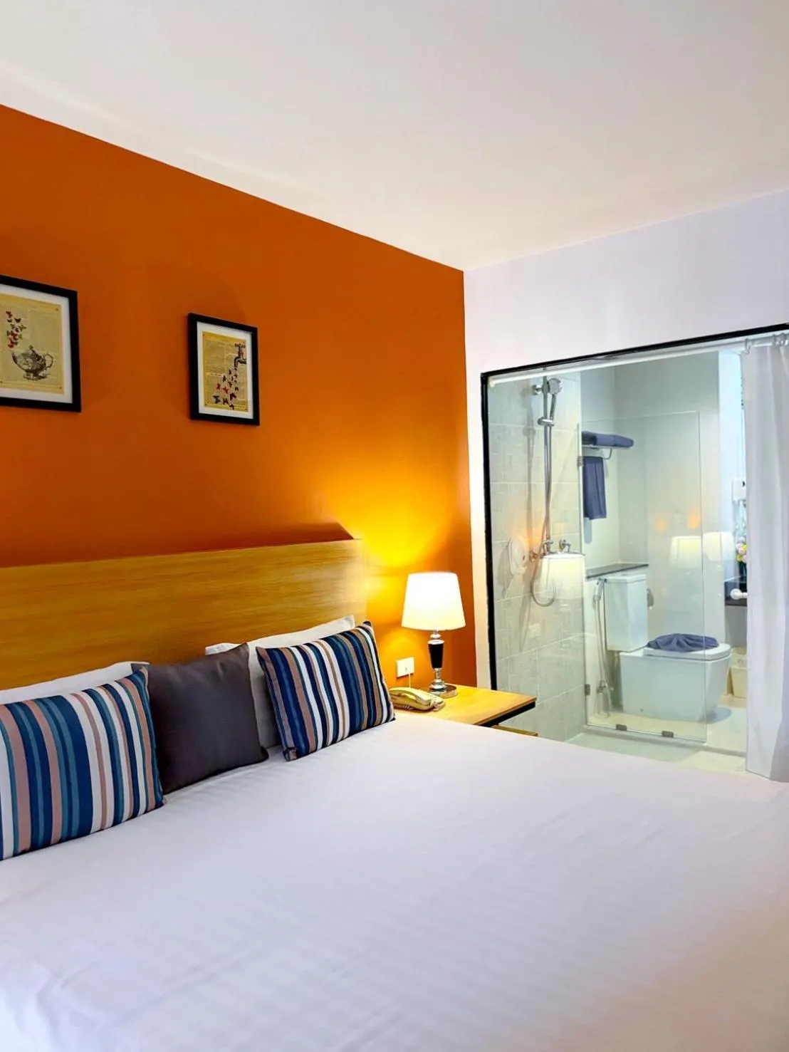 Bed in Vogue Pattaya Hotel