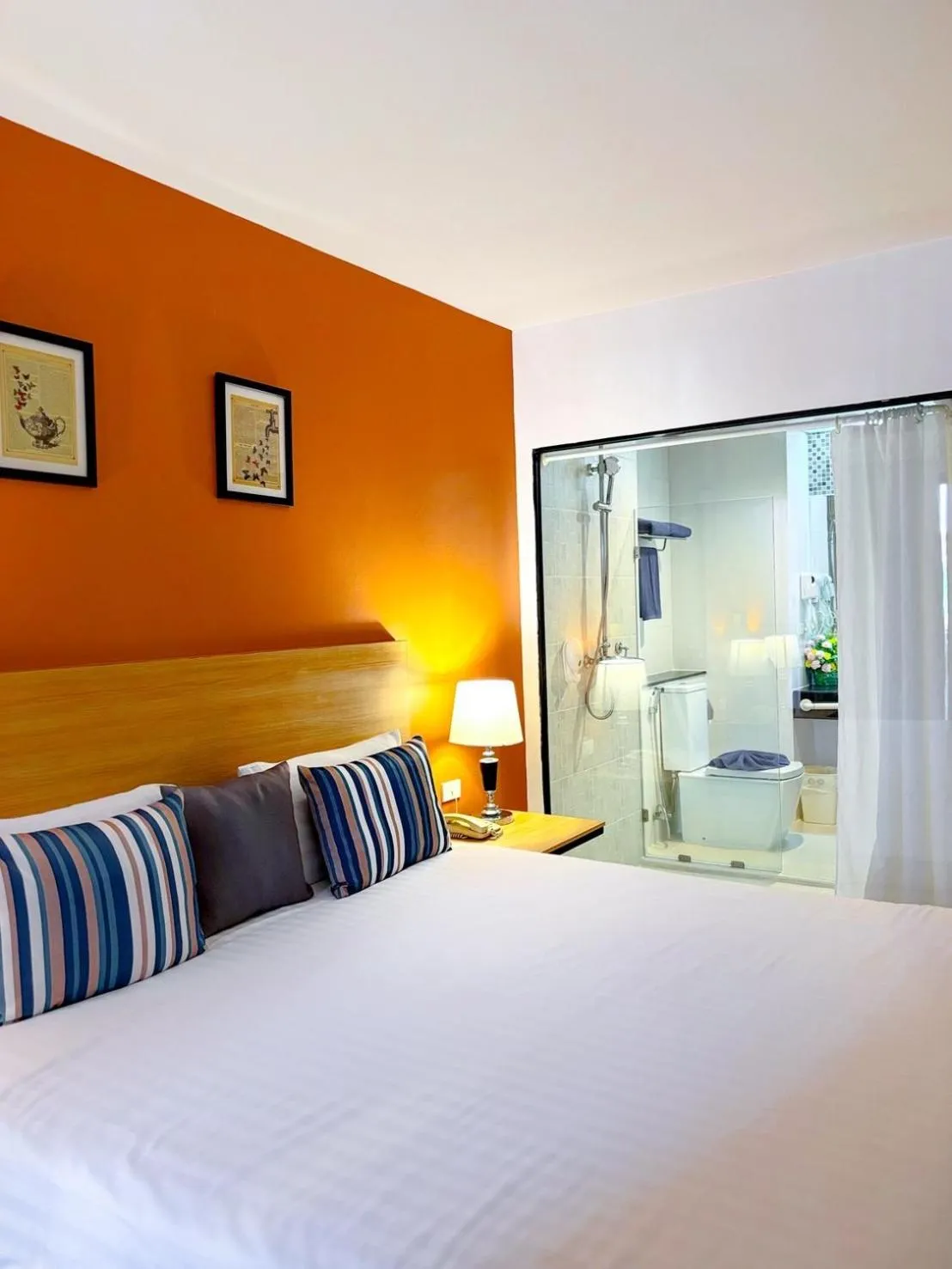 Bed in Vogue Pattaya Hotel