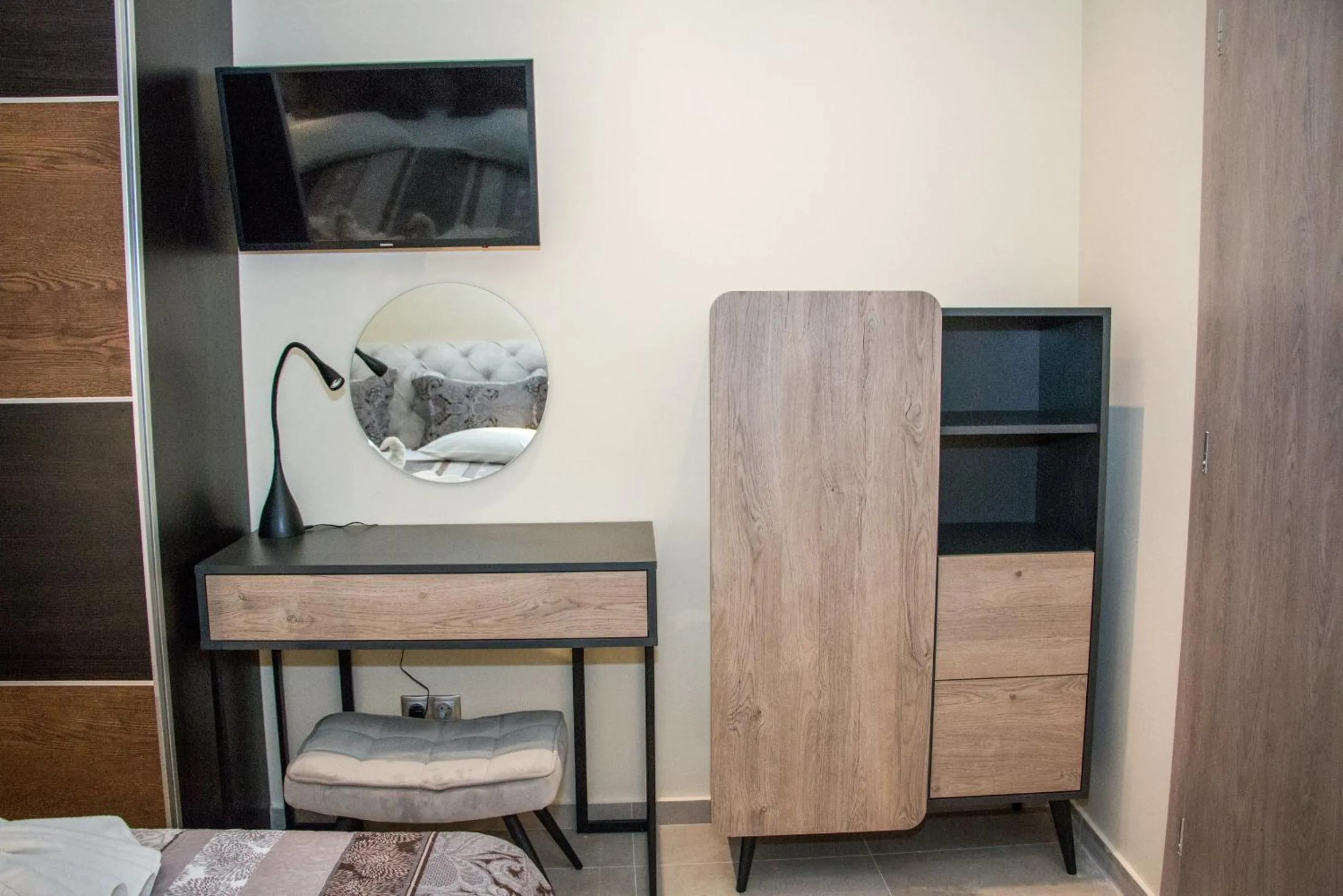 TV and multimedia in Glyfada Beach Hotel