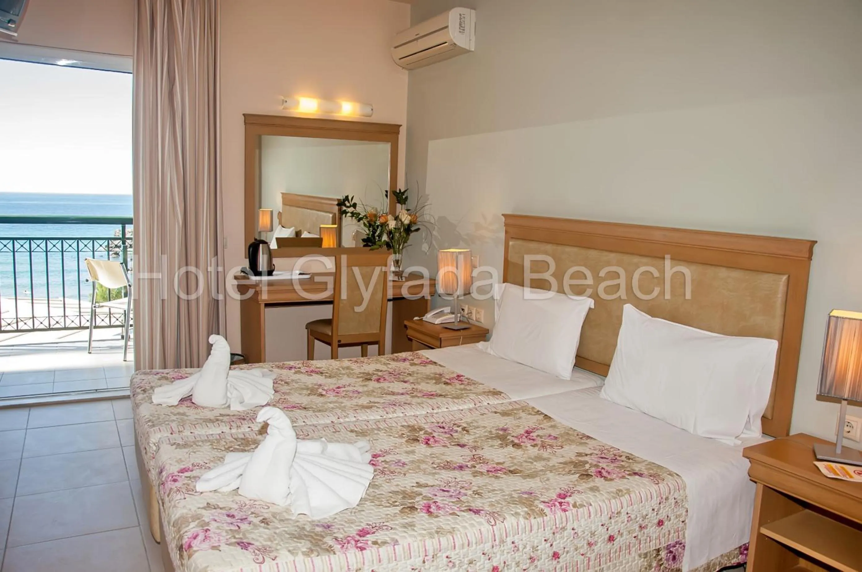 Bed in Glyfada Beach Hotel