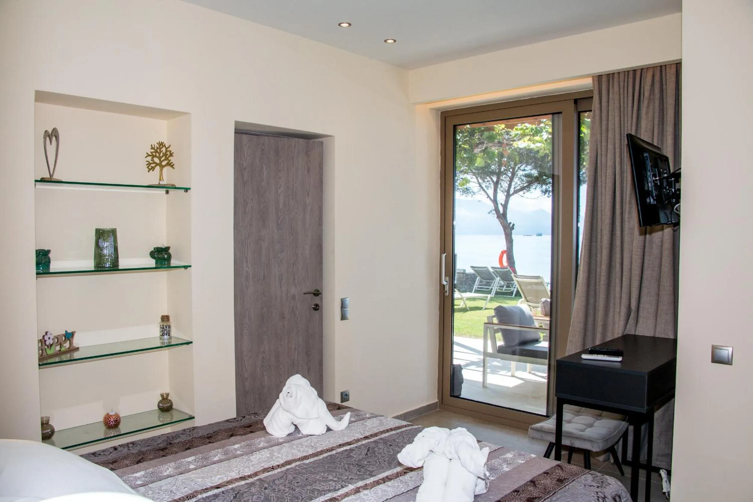 Bed in Glyfada Beach Hotel