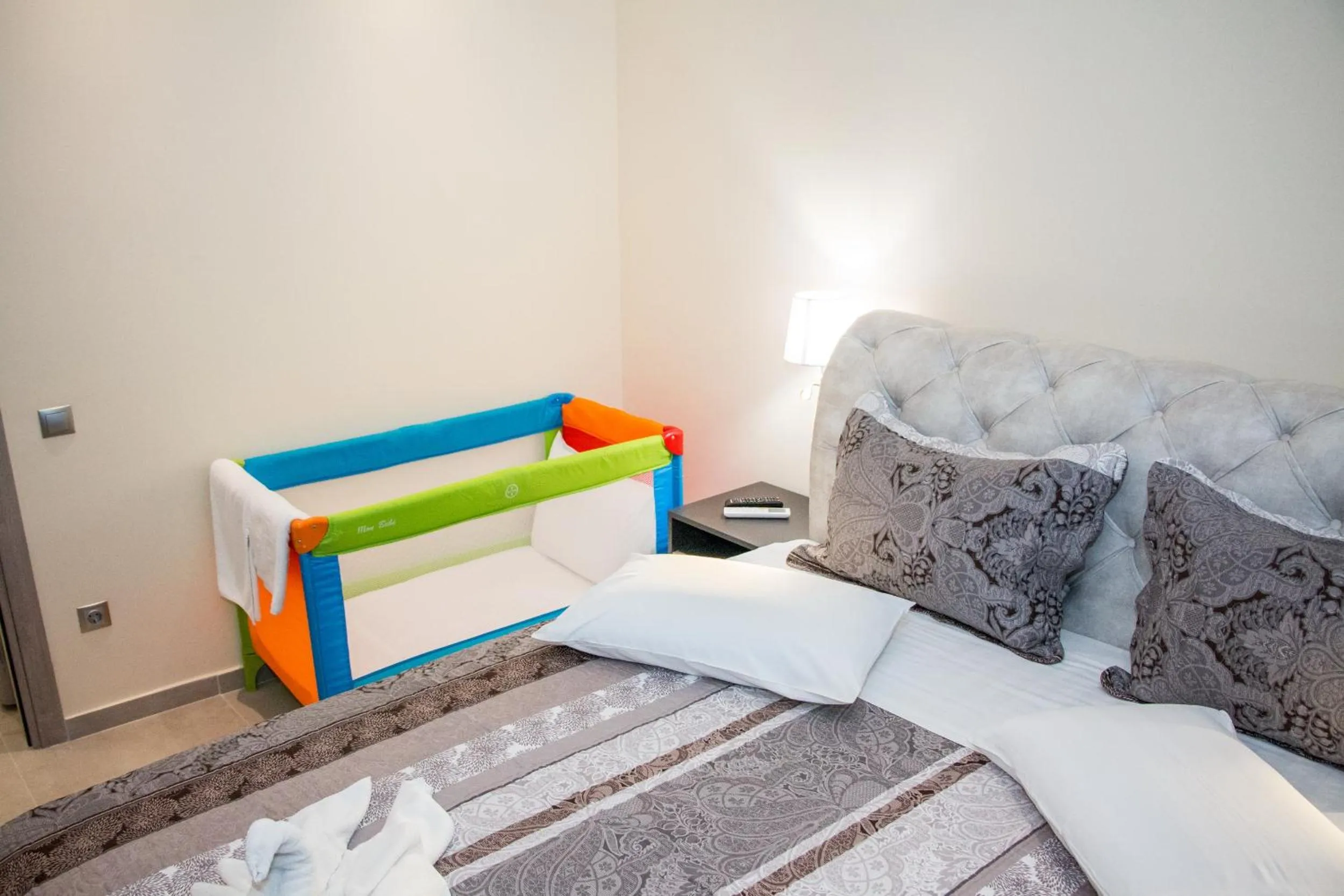 Bedroom, Bed in Glyfada Beach Hotel