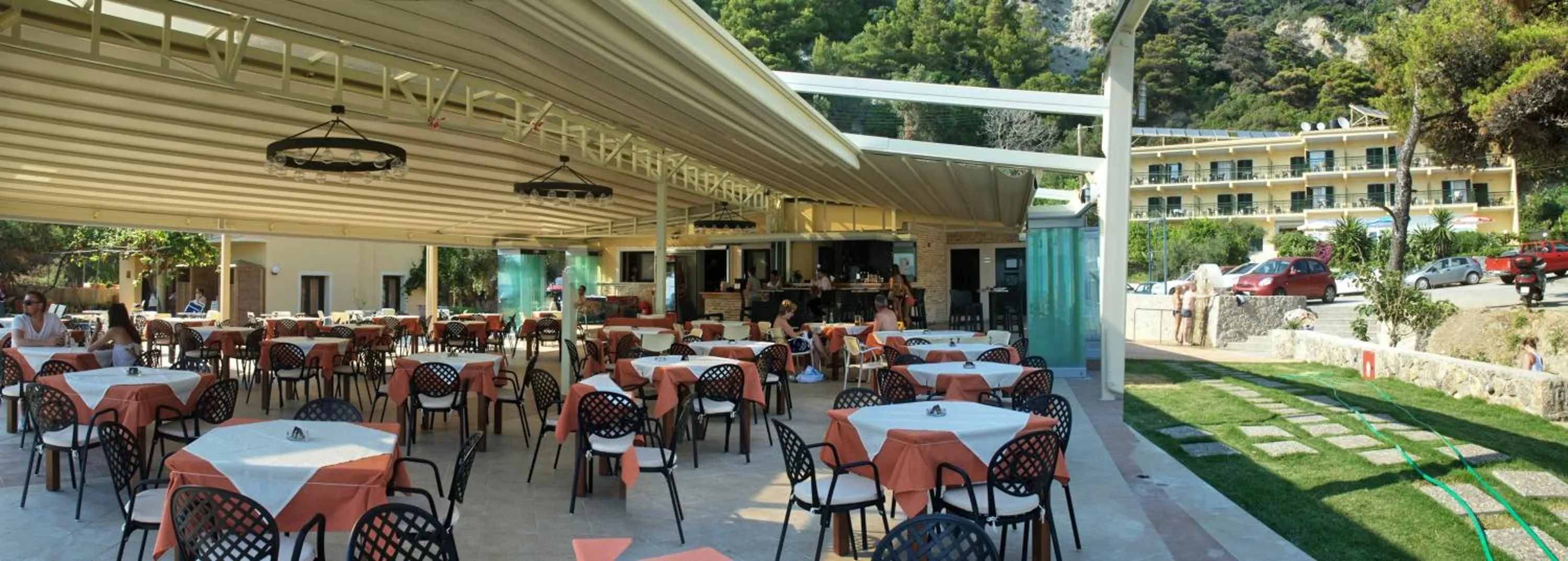 Restaurant/places to eat in Glyfada Beach Hotel