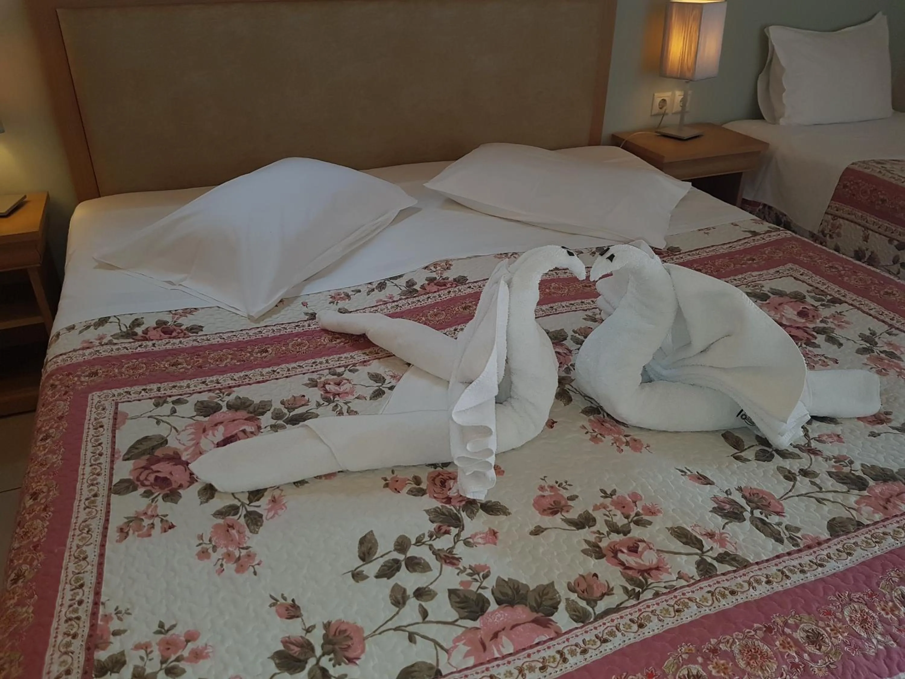 Bedroom, Bed in Glyfada Beach Hotel