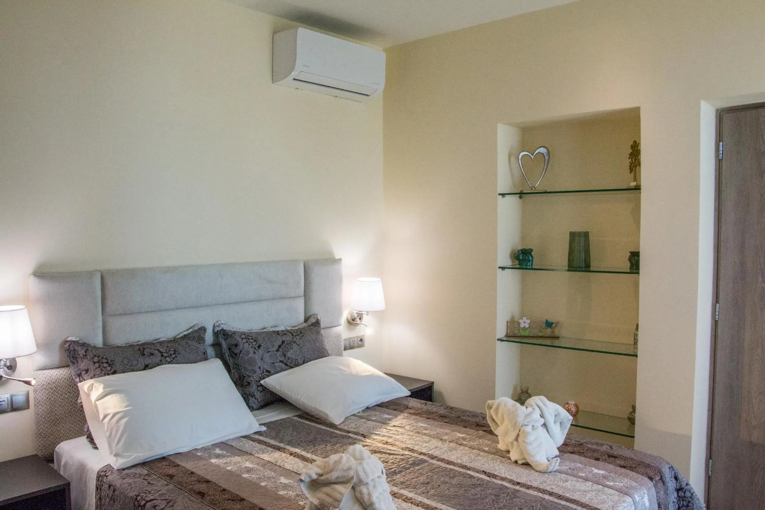 Bed in Glyfada Beach Hotel