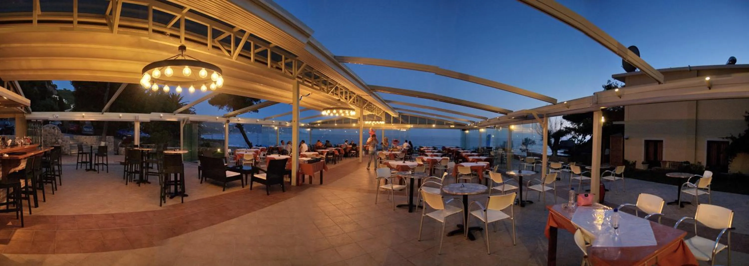 Restaurant/places to eat in Glyfada Beach Hotel