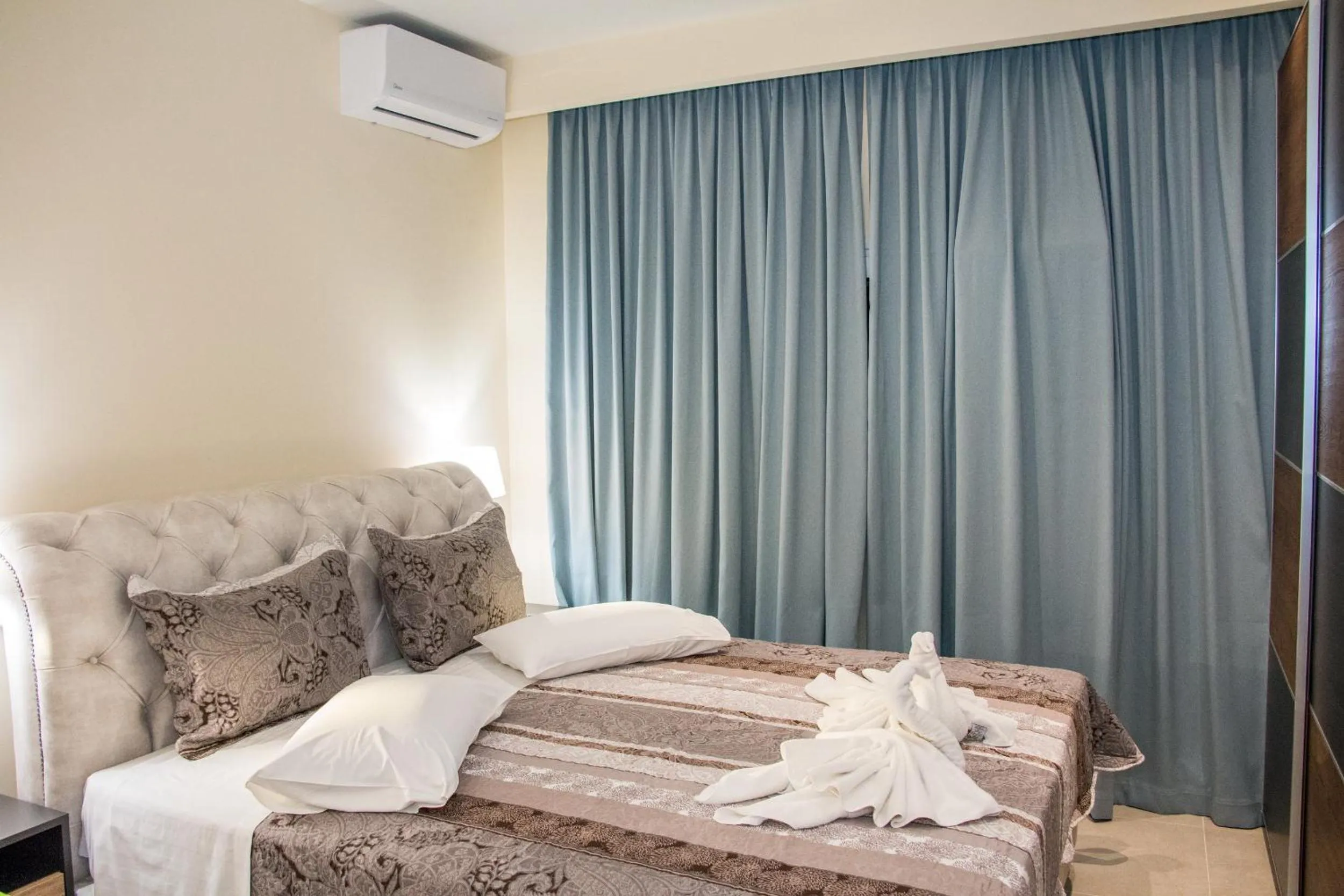 Bed in Glyfada Beach Hotel