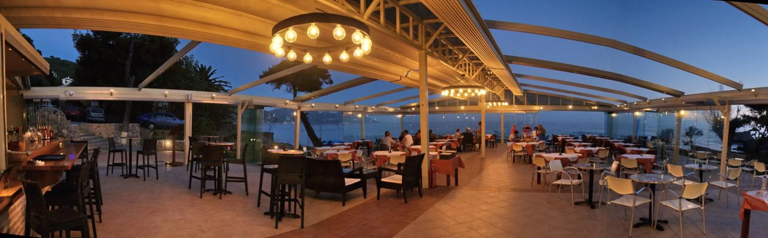 Restaurant/places to eat in Glyfada Beach Hotel
