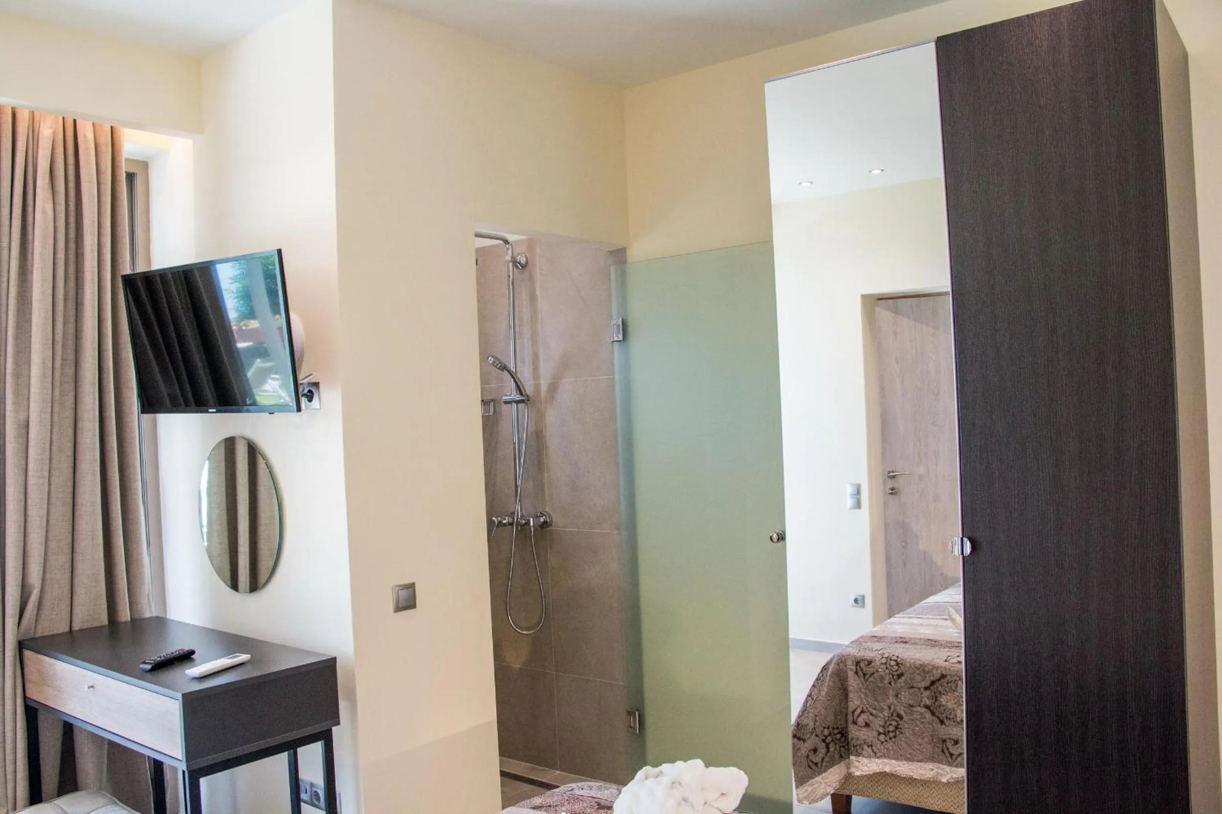 Bed in Glyfada Beach Hotel