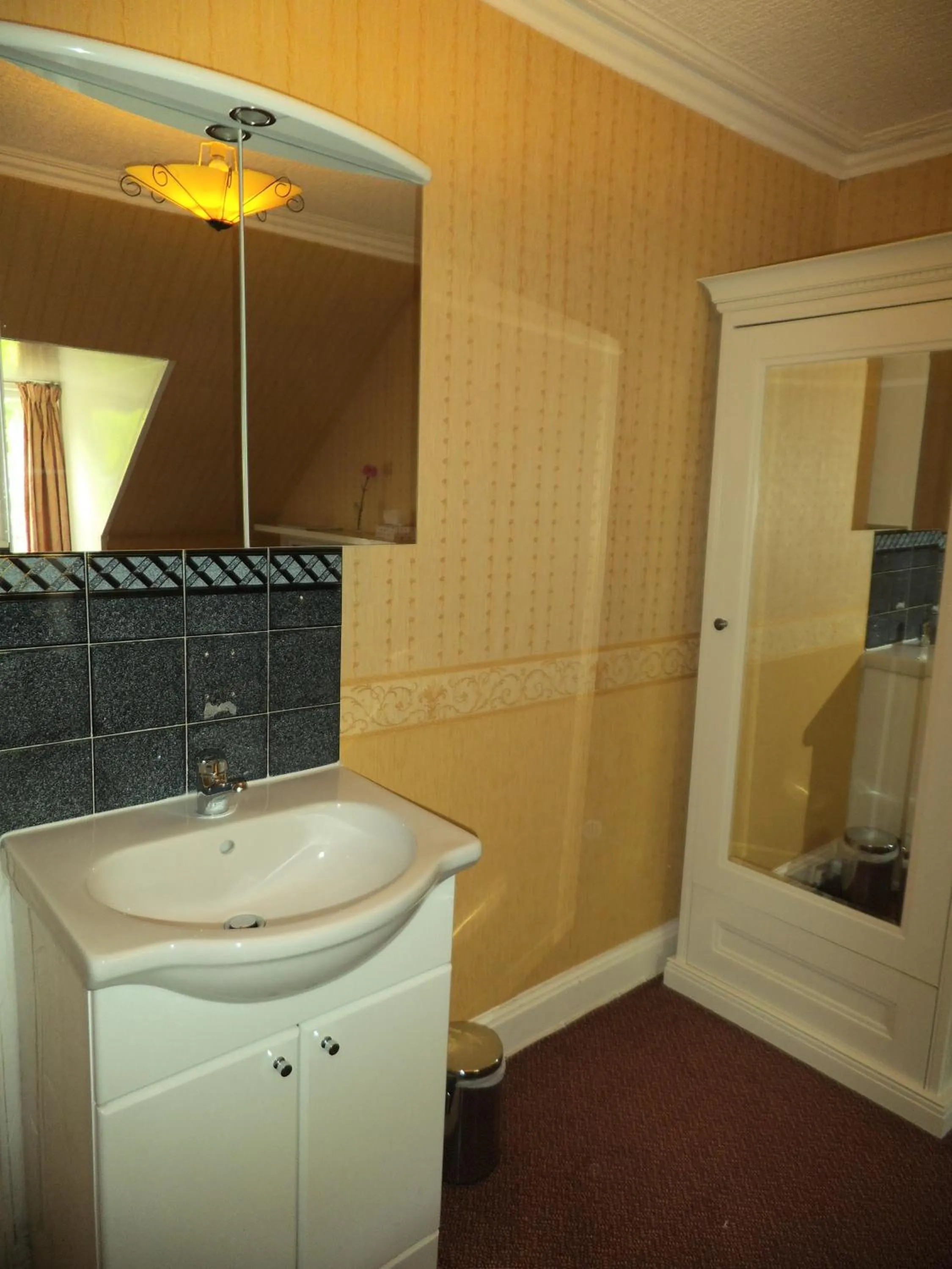 Bathroom in Menzies Guest House