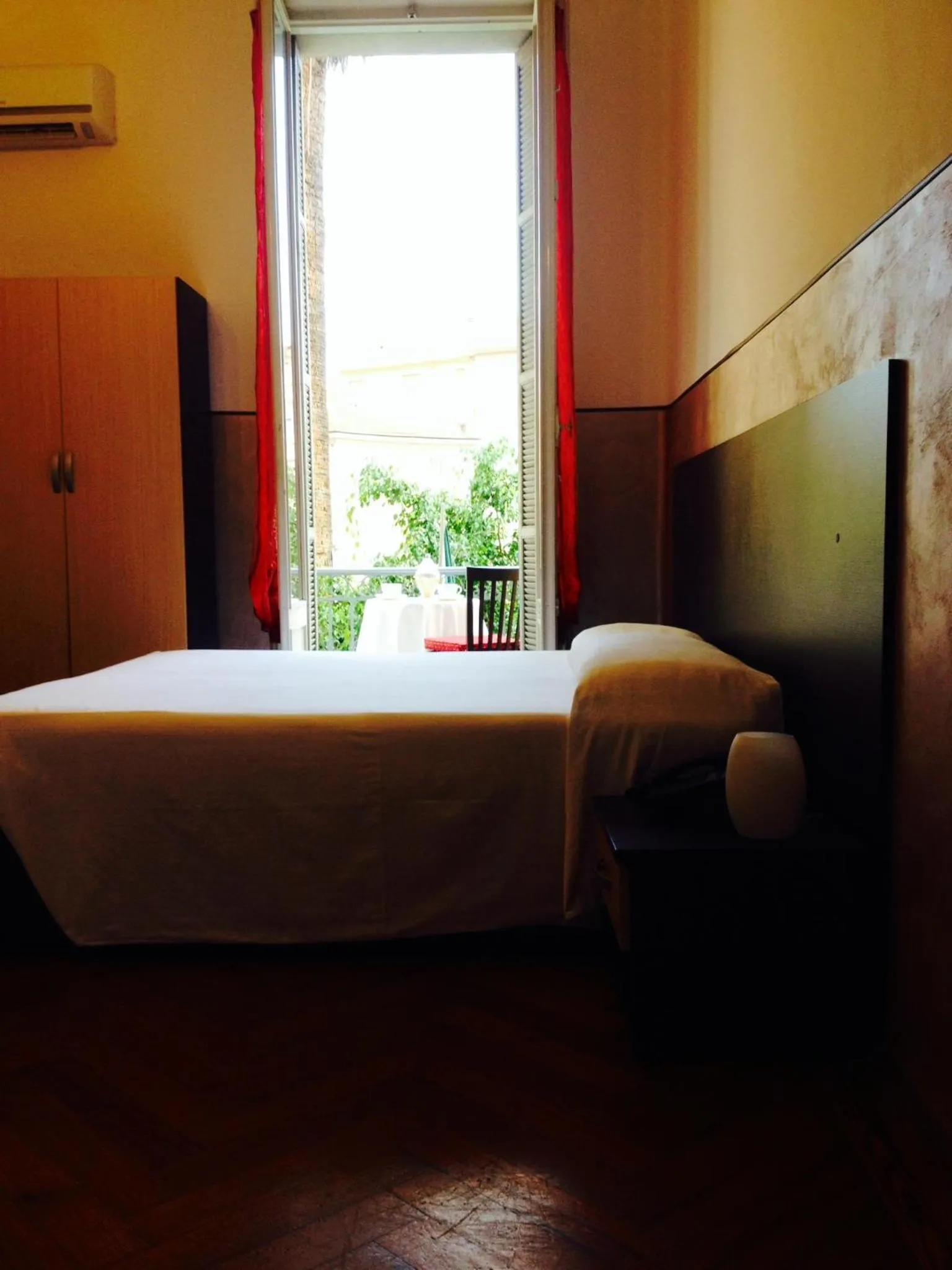 Bed in Hotel Liberty