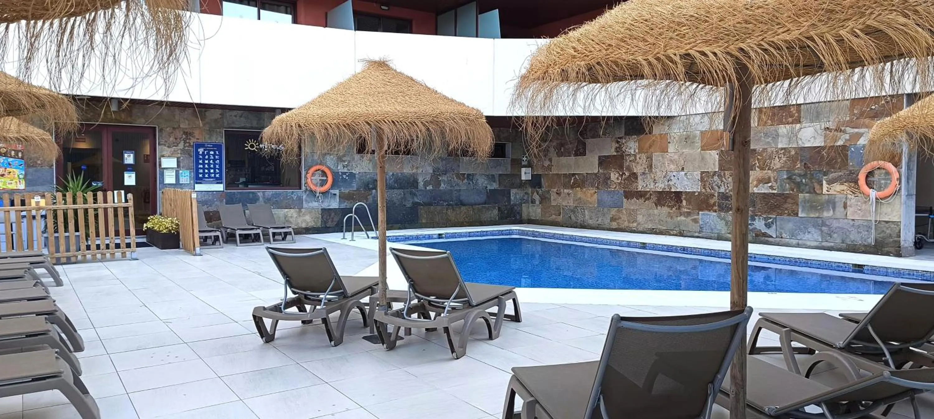 Swimming pool in Ohtels Campo De Gibraltar