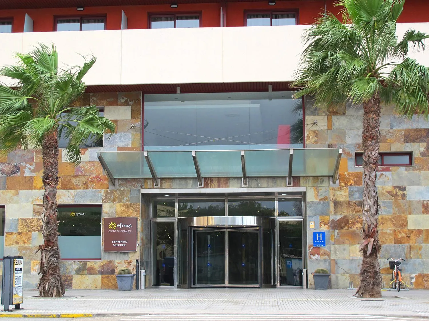 Facade/entrance in Ohtels Campo De Gibraltar