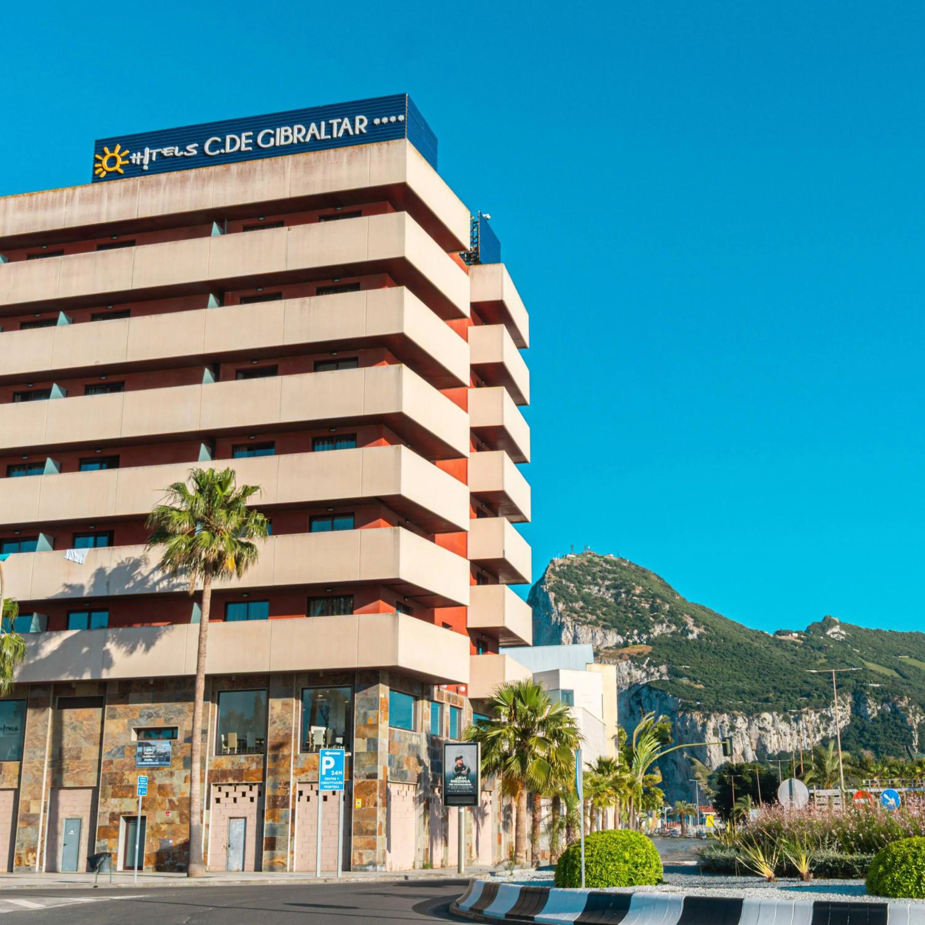 Property building in Ohtels Campo De Gibraltar