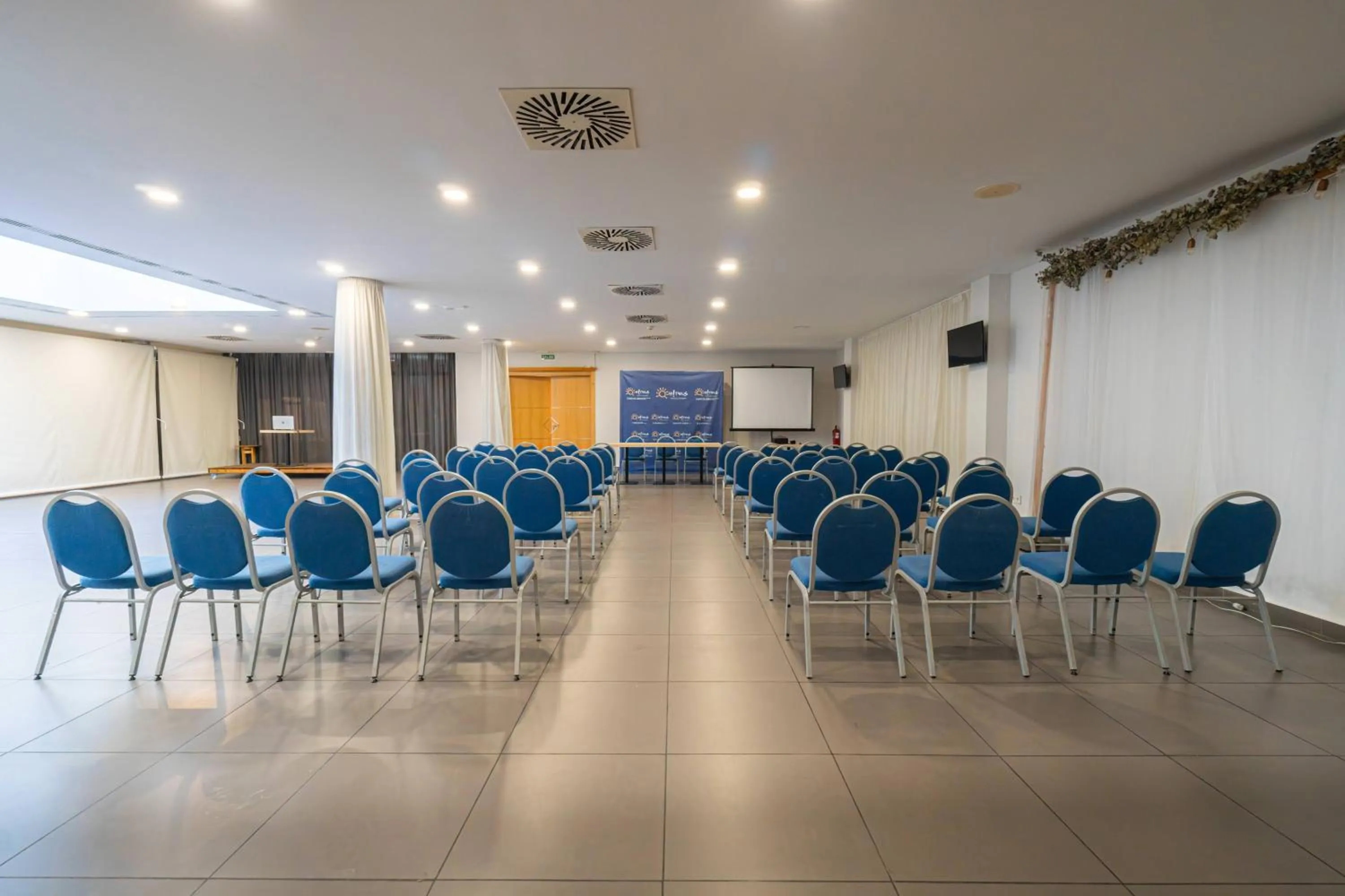 Meeting/conference room in Ohtels Campo De Gibraltar