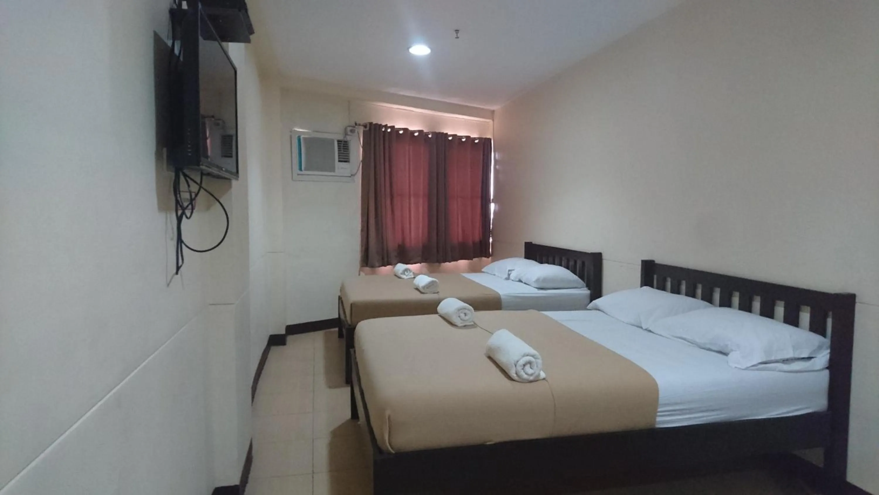 Bed in Calamba Pension Plaza