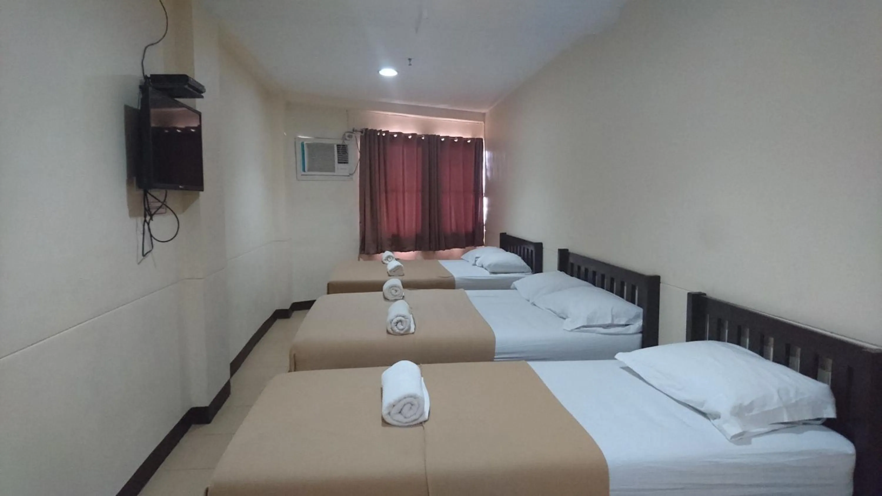 Bed in Calamba Pension Plaza
