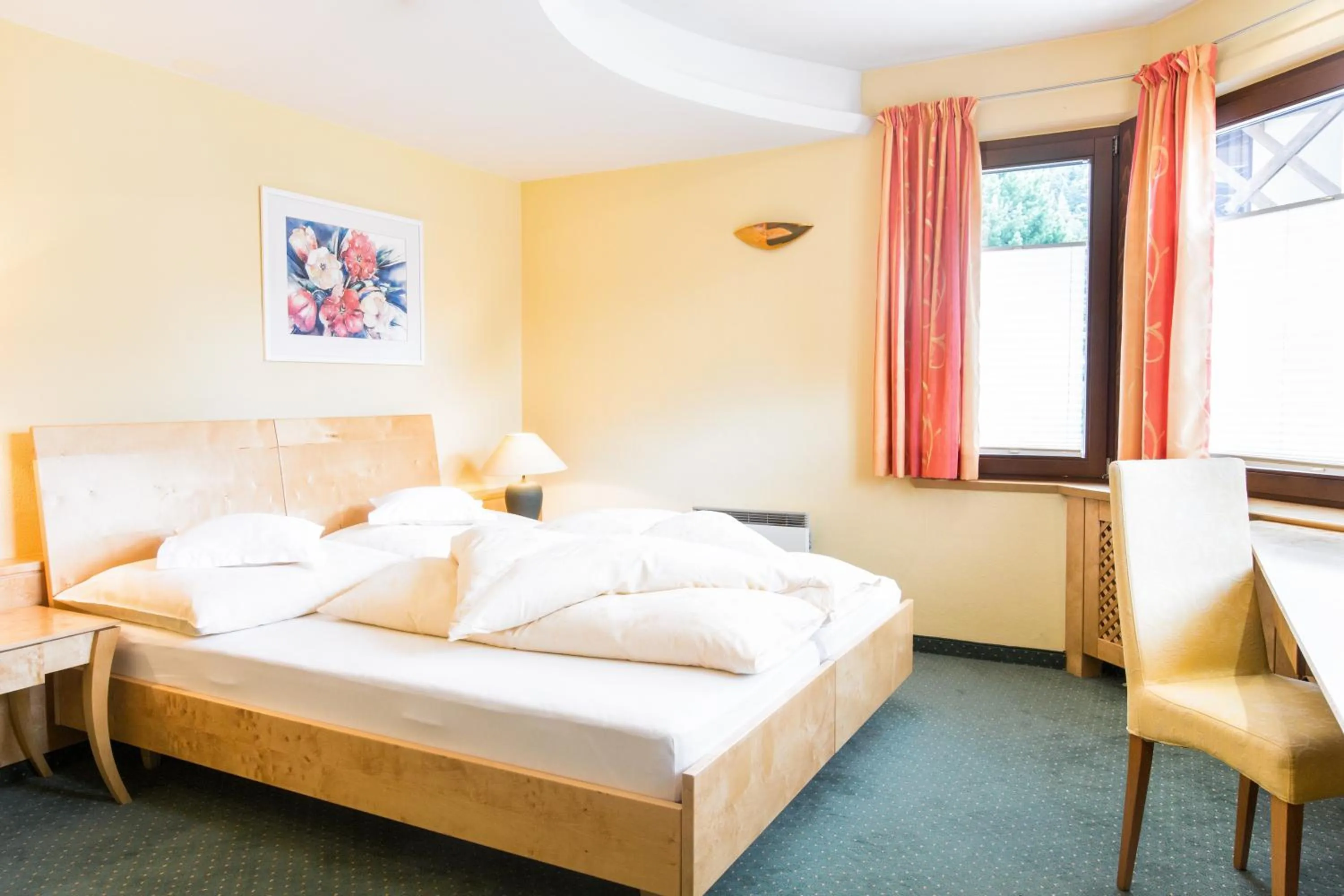 Photo of the whole room, Bed in Rosa Canina Superior