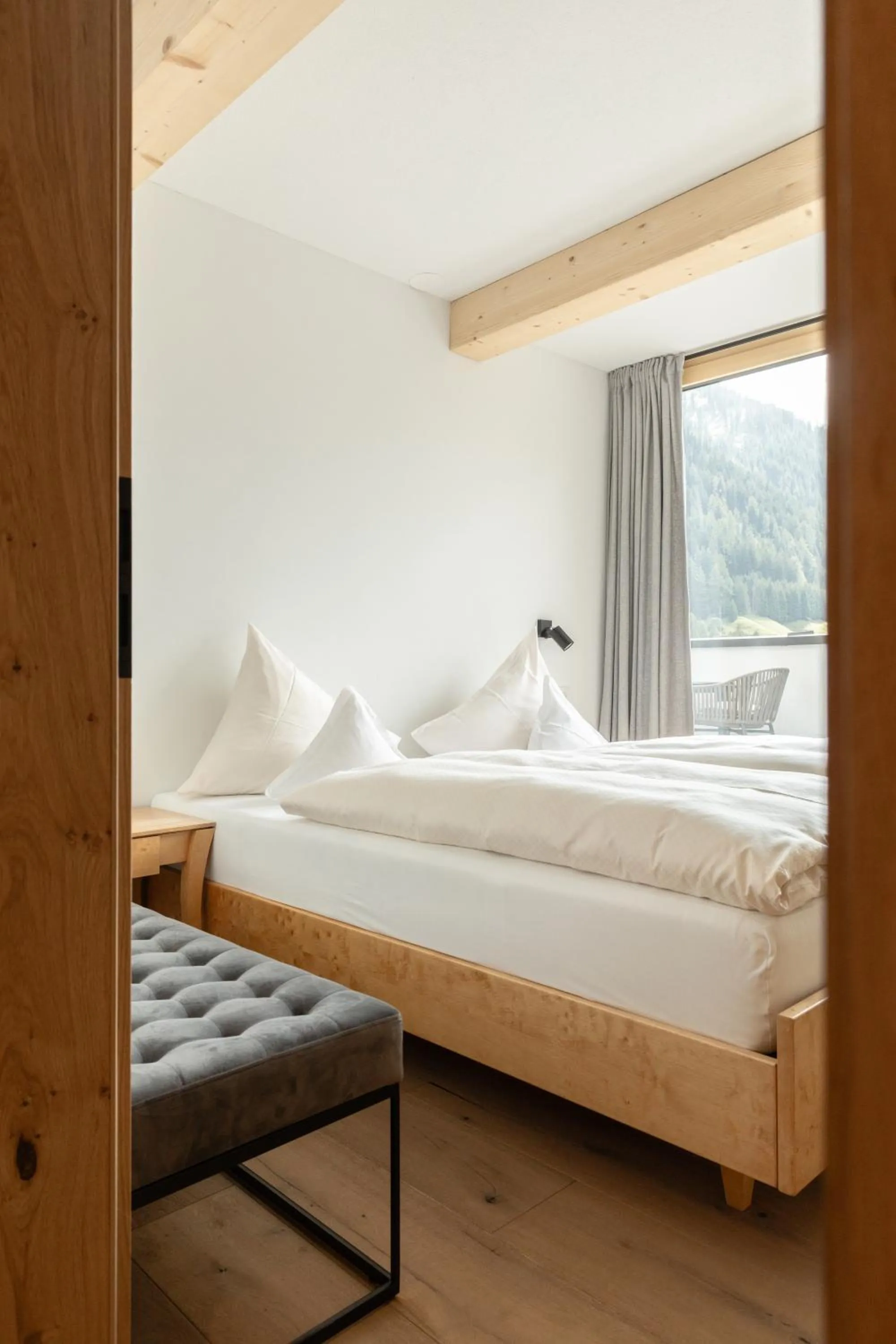 Bedroom, Bed in Rosa Canina Superior