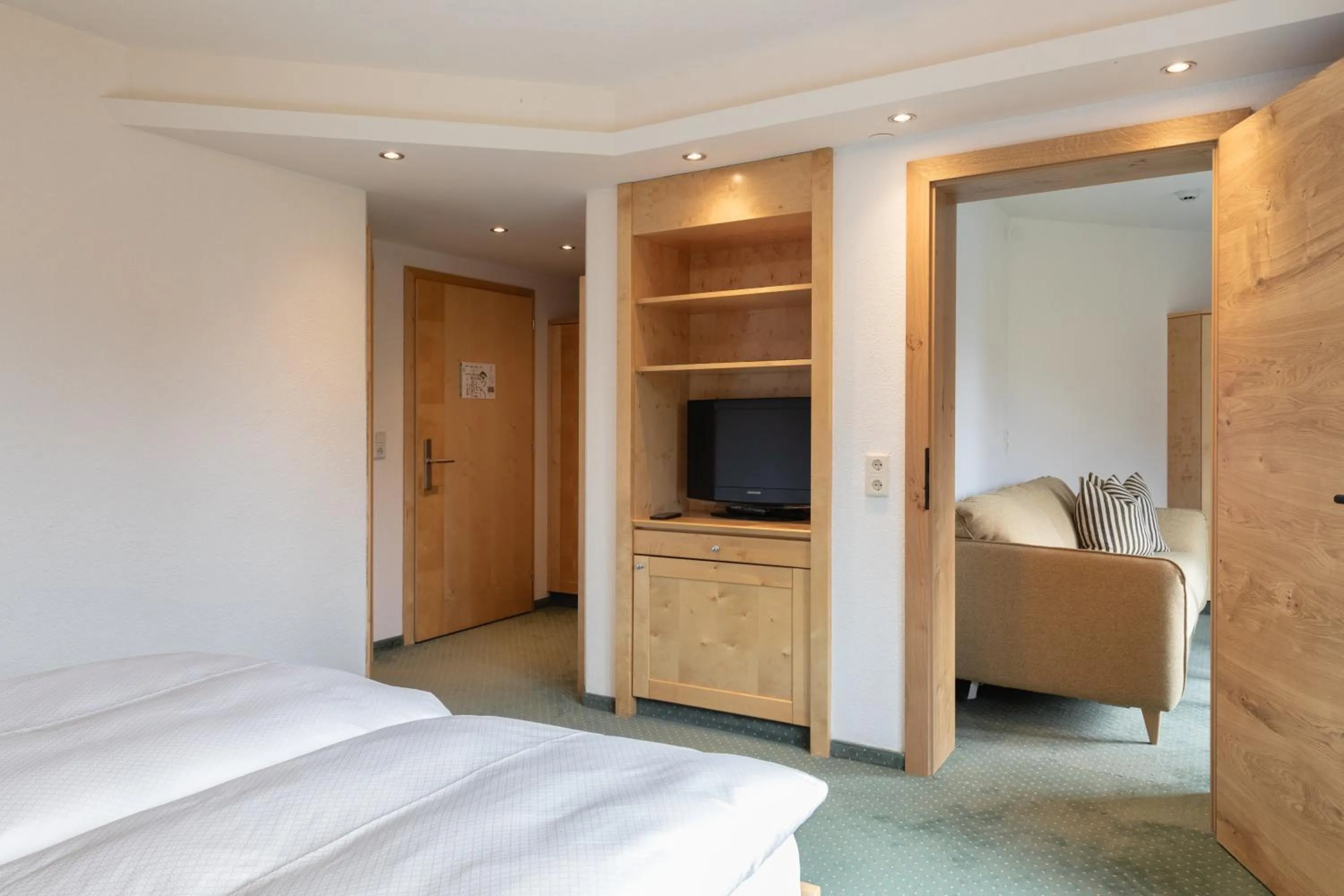 Bedroom, Bed in Rosa Canina Superior