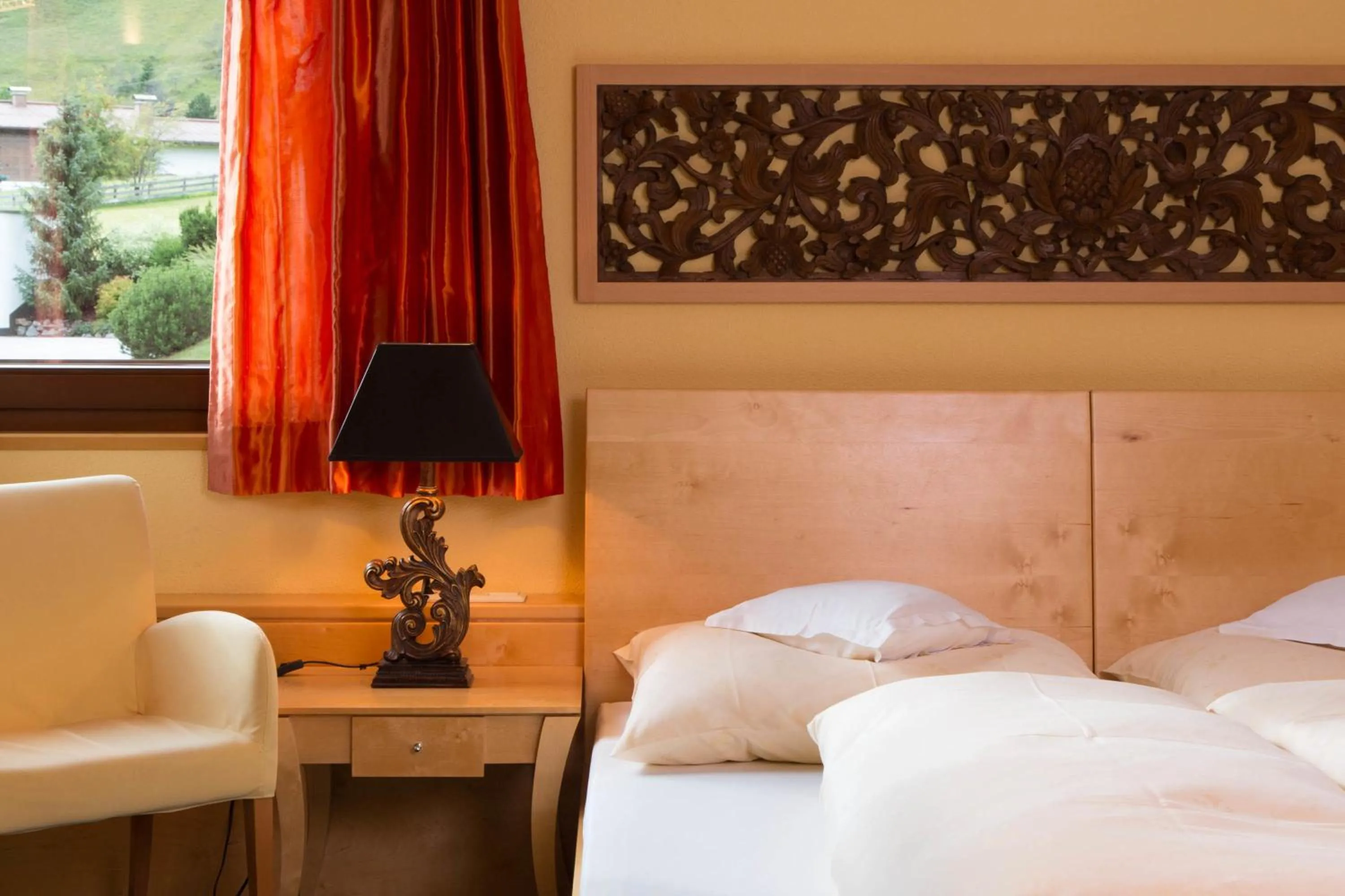 Bedroom, Bed in Rosa Canina Superior