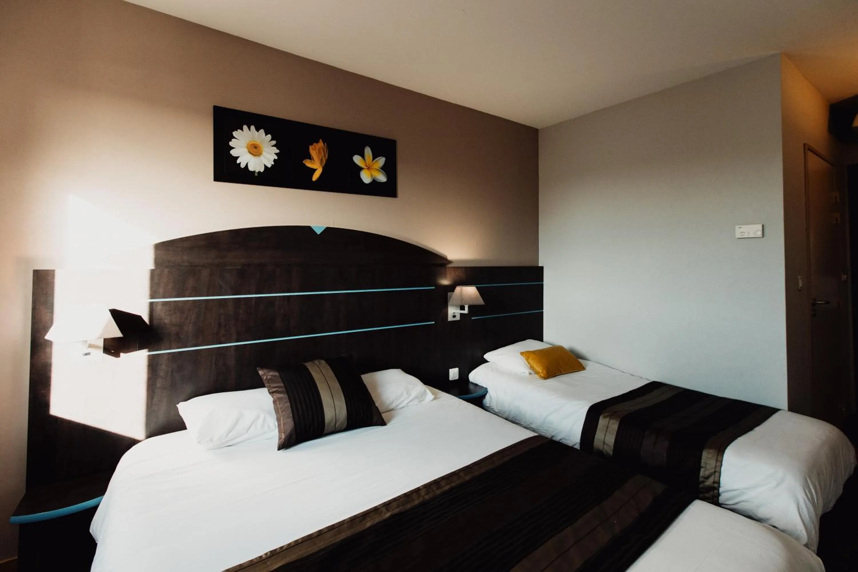 Bed in Hôtel Akena Caudry Cambrai