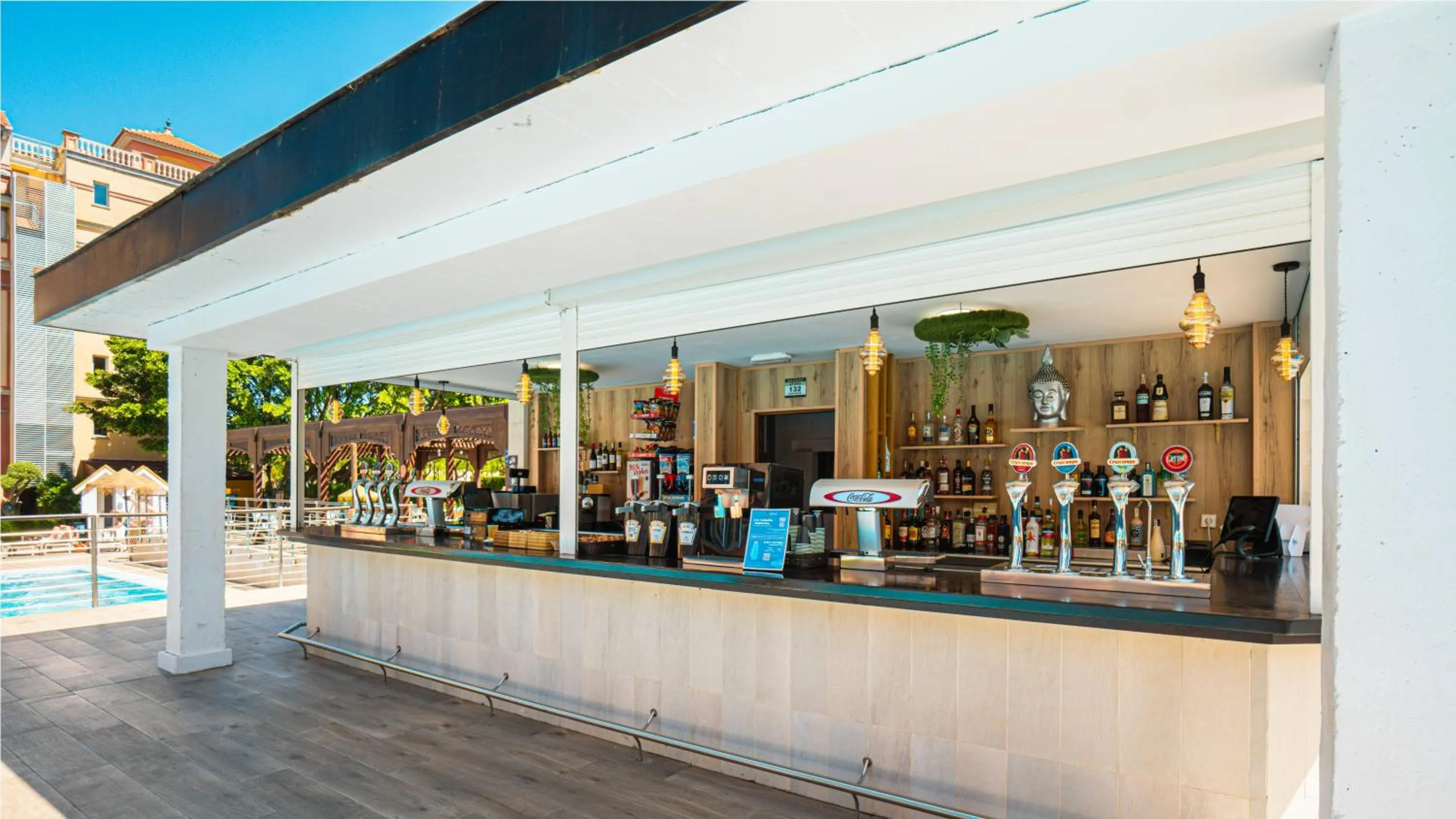 Lounge or bar in Ohtels Islantilla