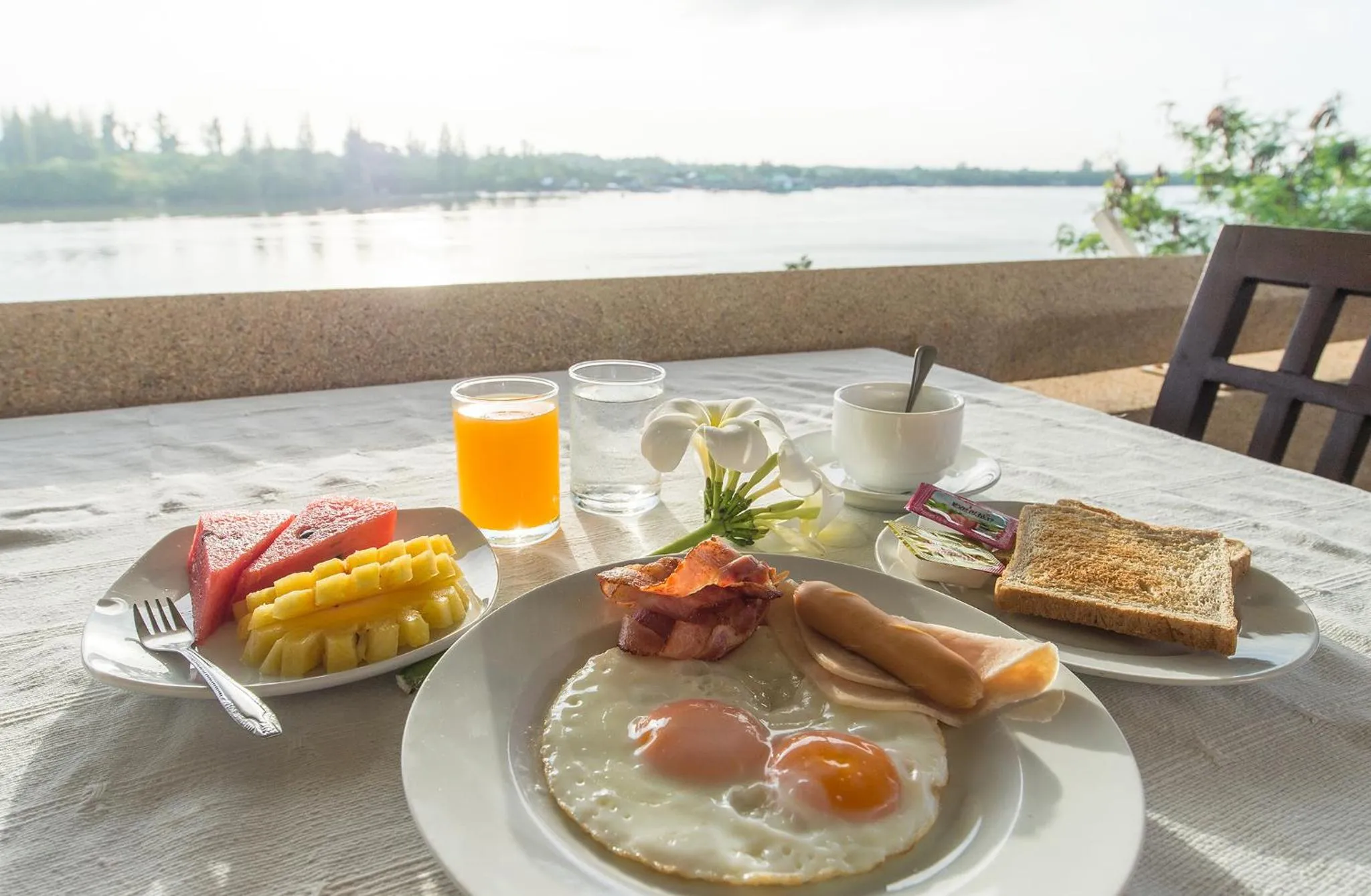 American breakfast in Krabi City Seaview Hotel