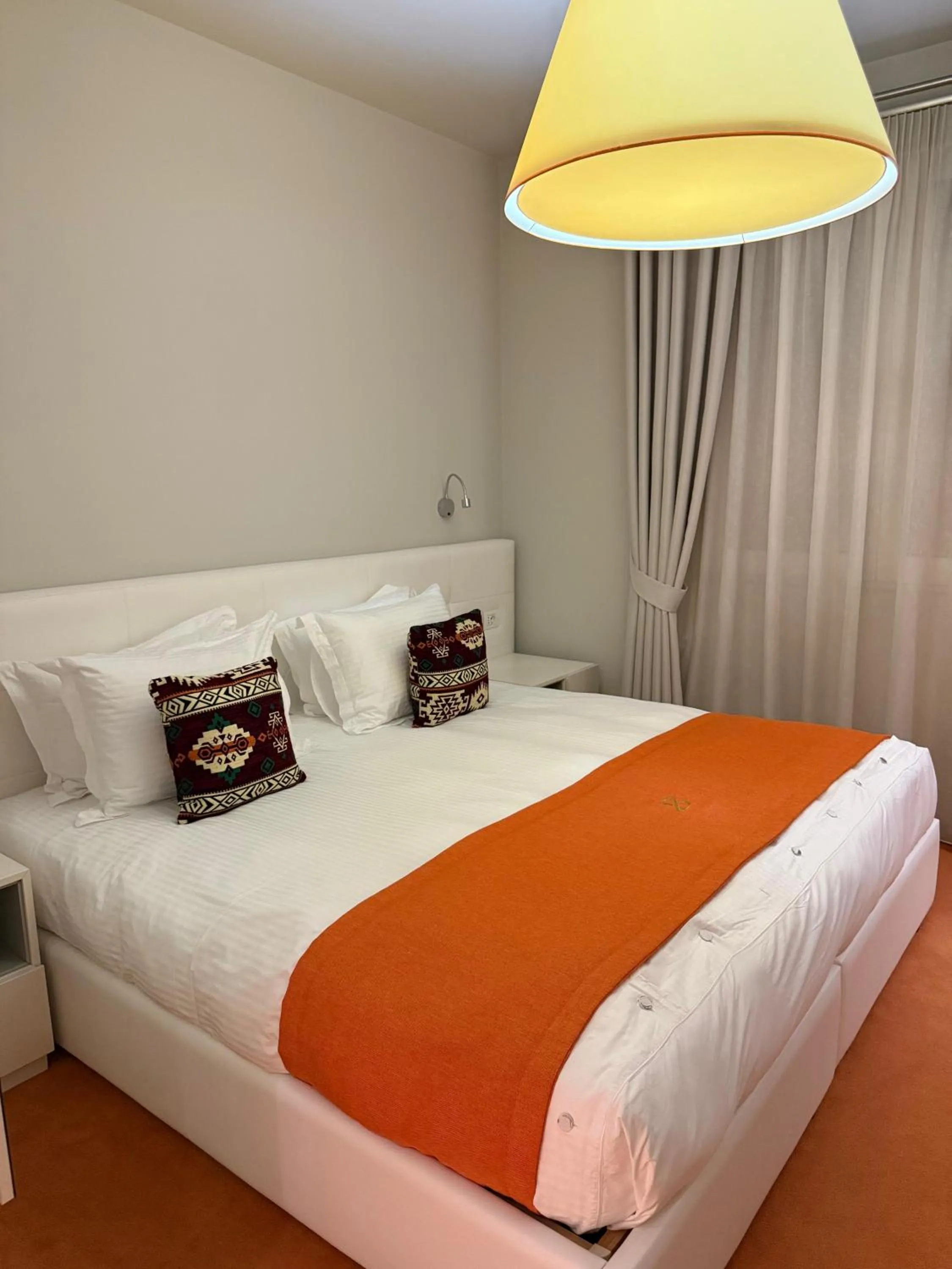 Bedroom, Bed in Sofra Boutique Hotel