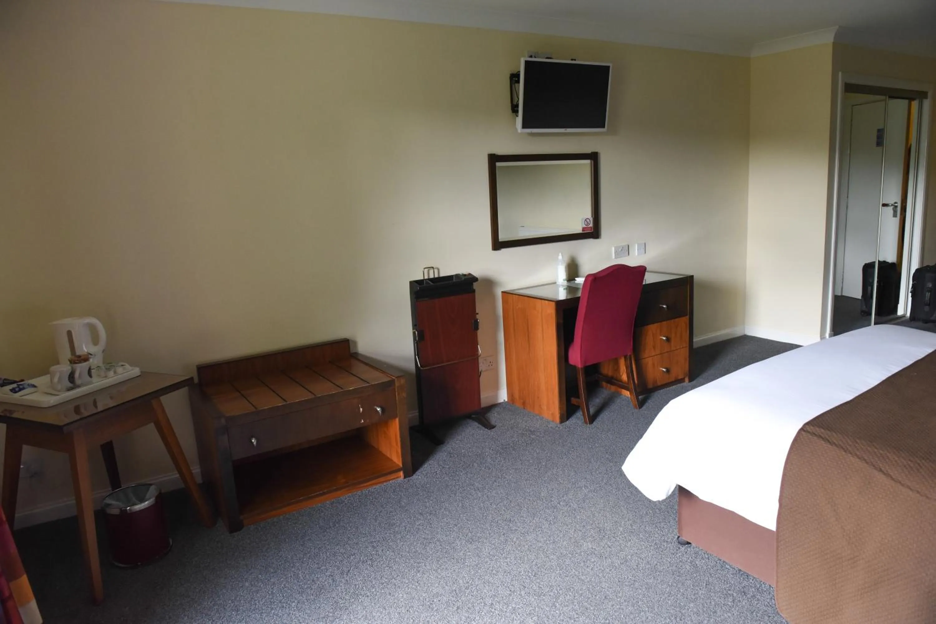TV and multimedia, Bed in Castlecary House Hotel