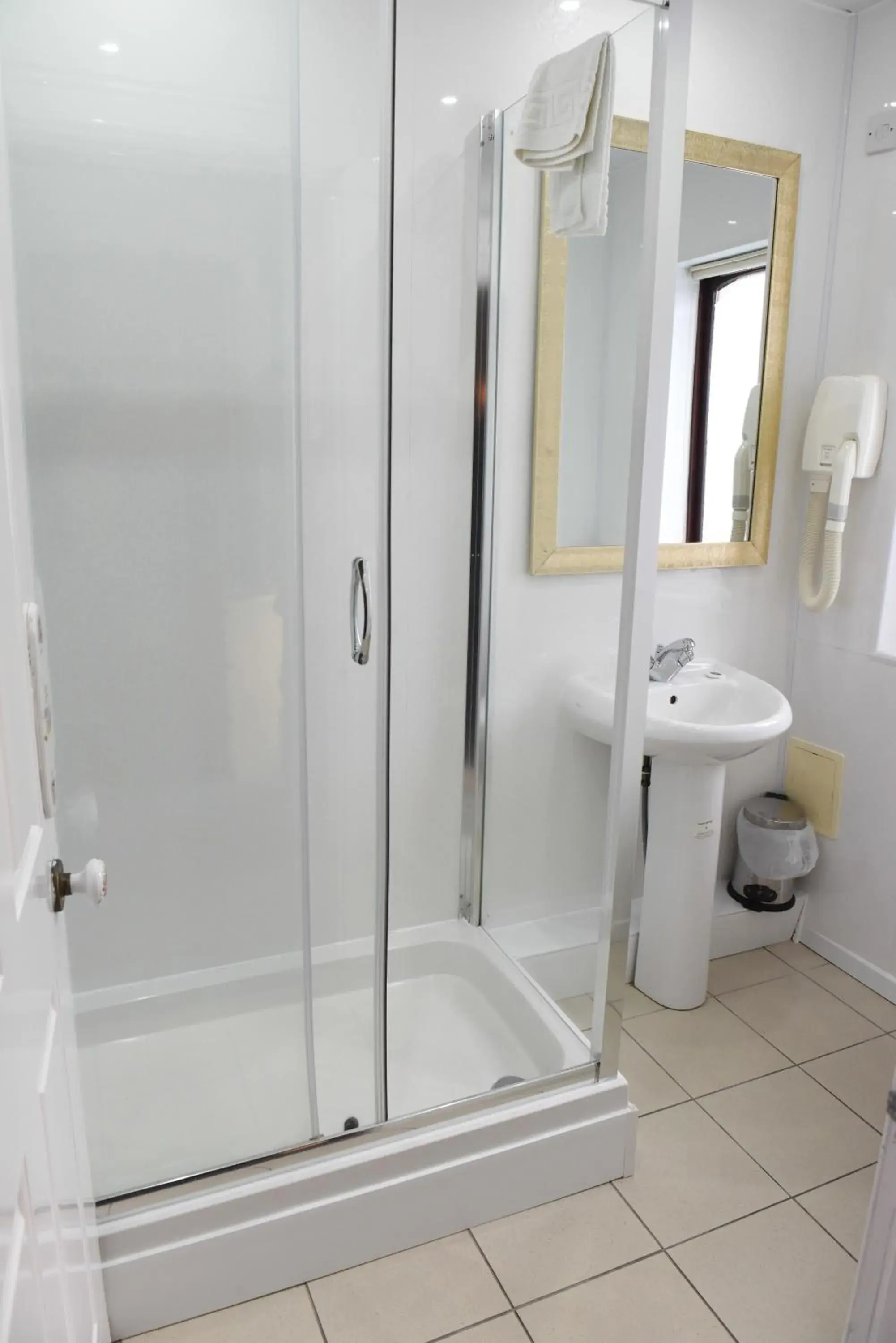 Classic Twin Room in Castlecary House Hotel Classic Twin Room in Castlecary House Hotel