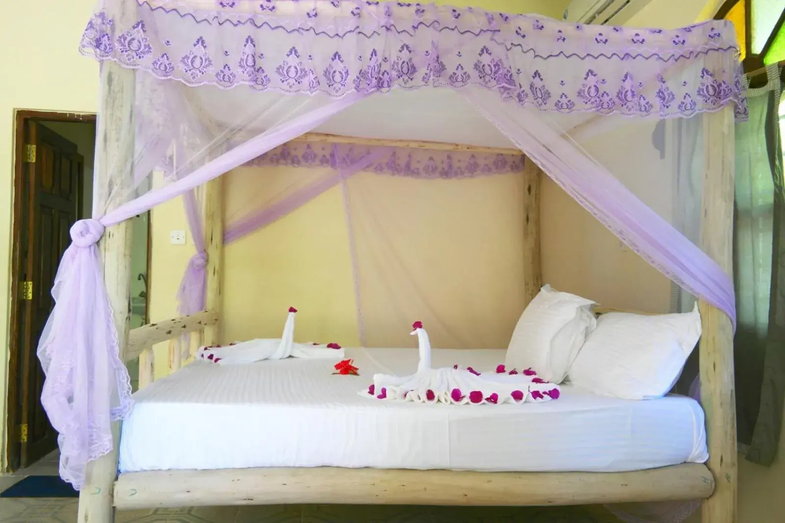 Double Room in Blue Earth Beach Bungalow Double Room in Blue Earth Beach Bungalow