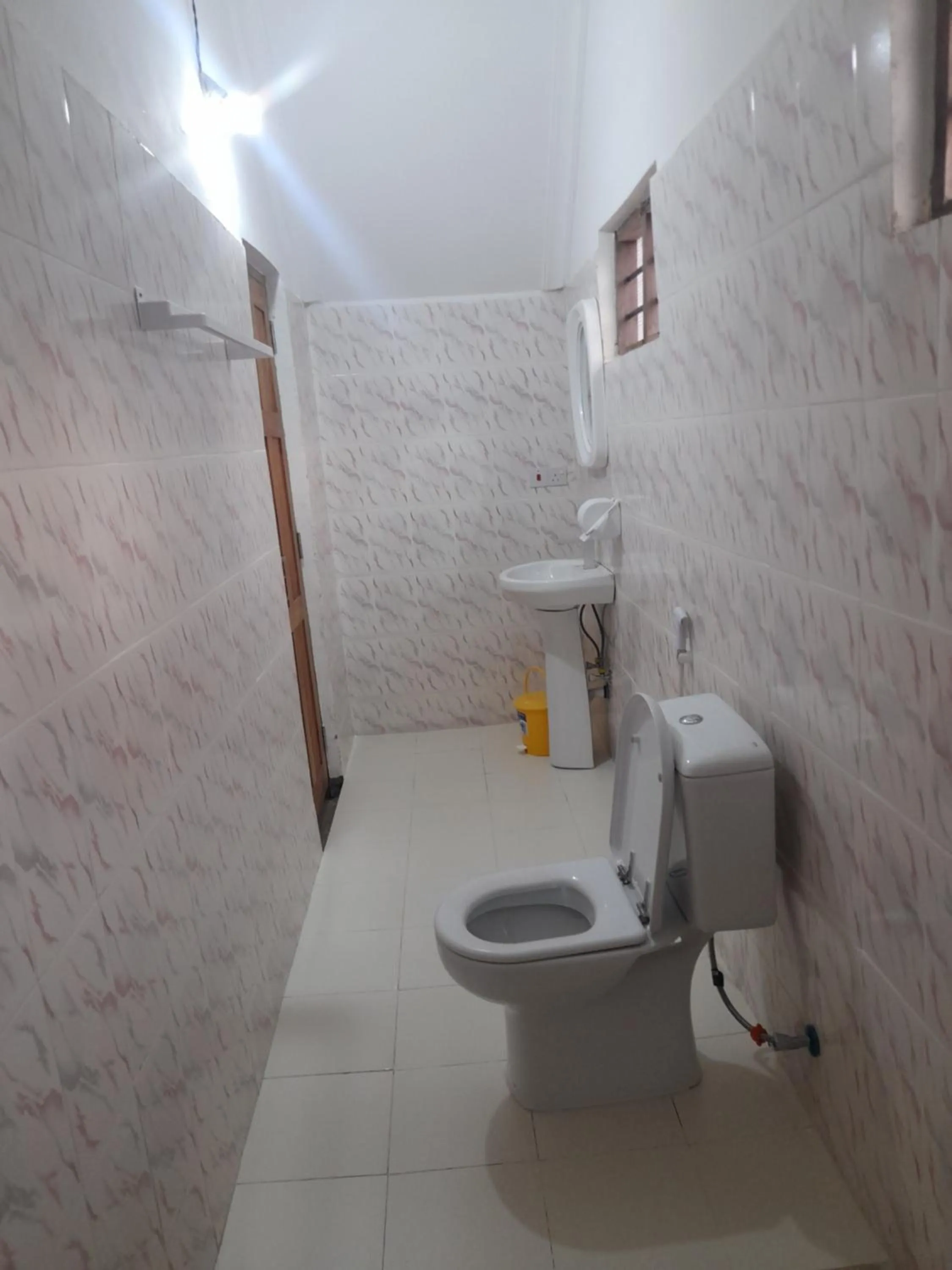 Shower in Blue Earth Beach Bungalow