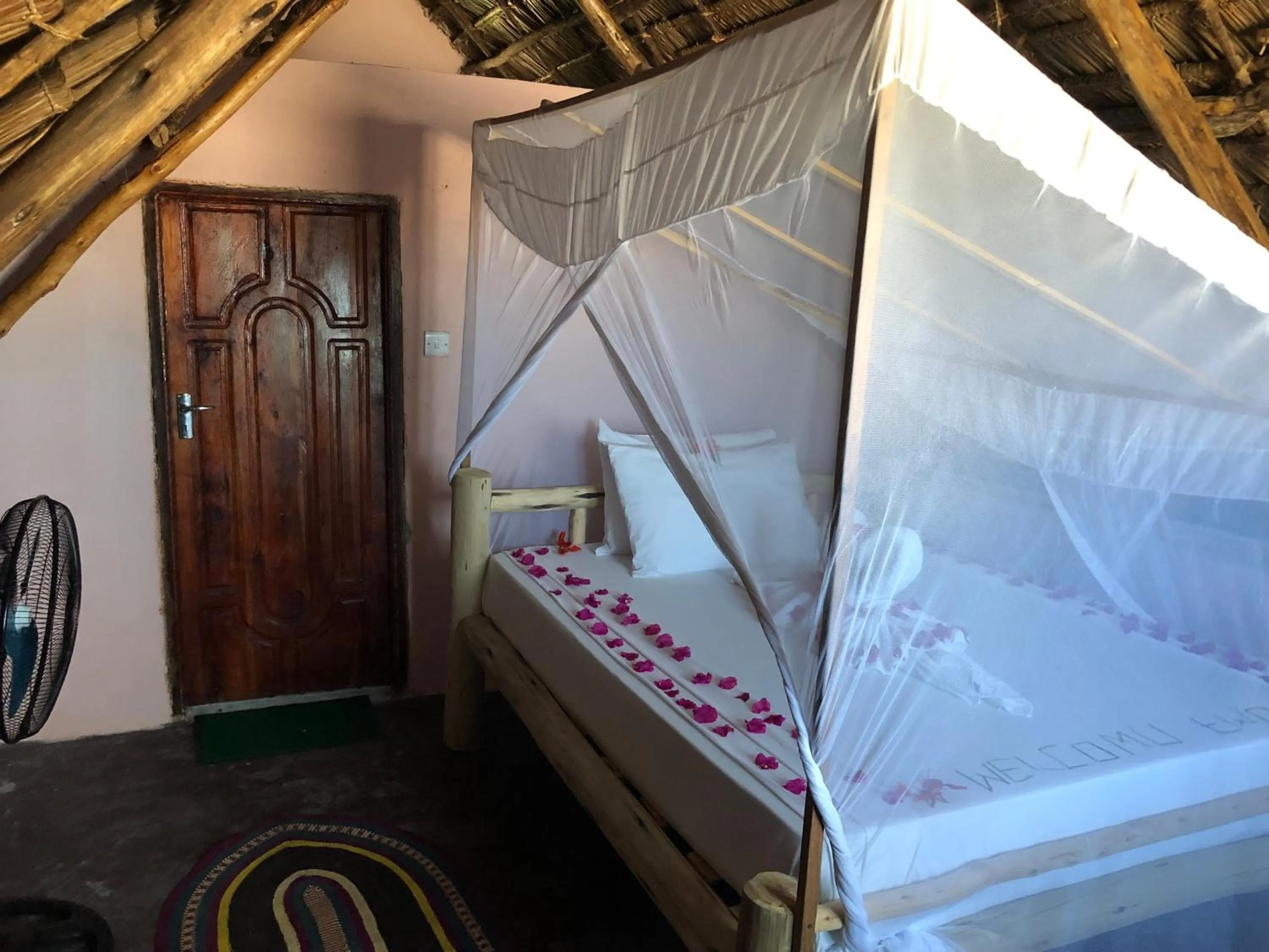 Bedroom, Bed in Blue Earth Beach Bungalow