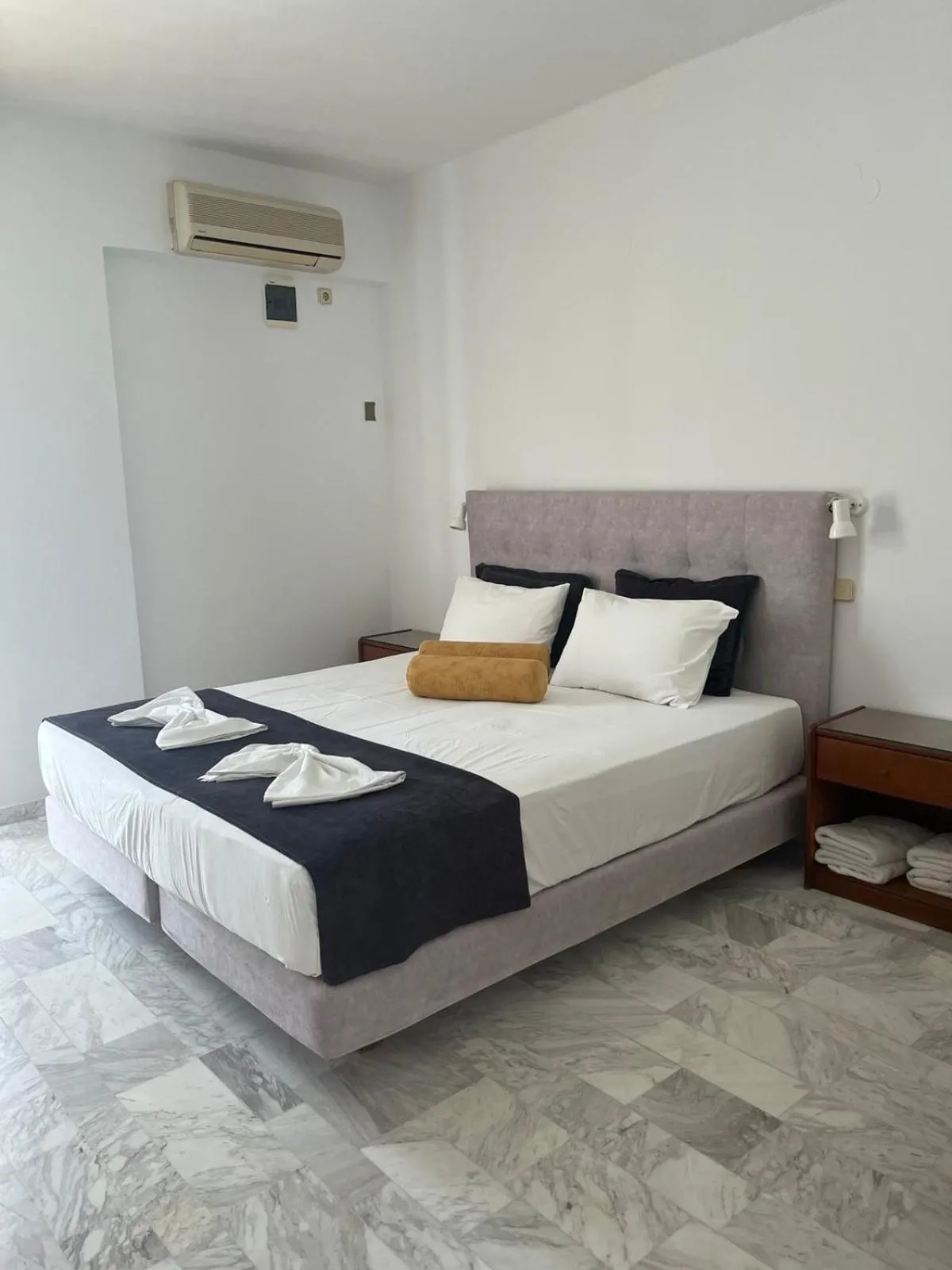 Vlycha Beach Apartments