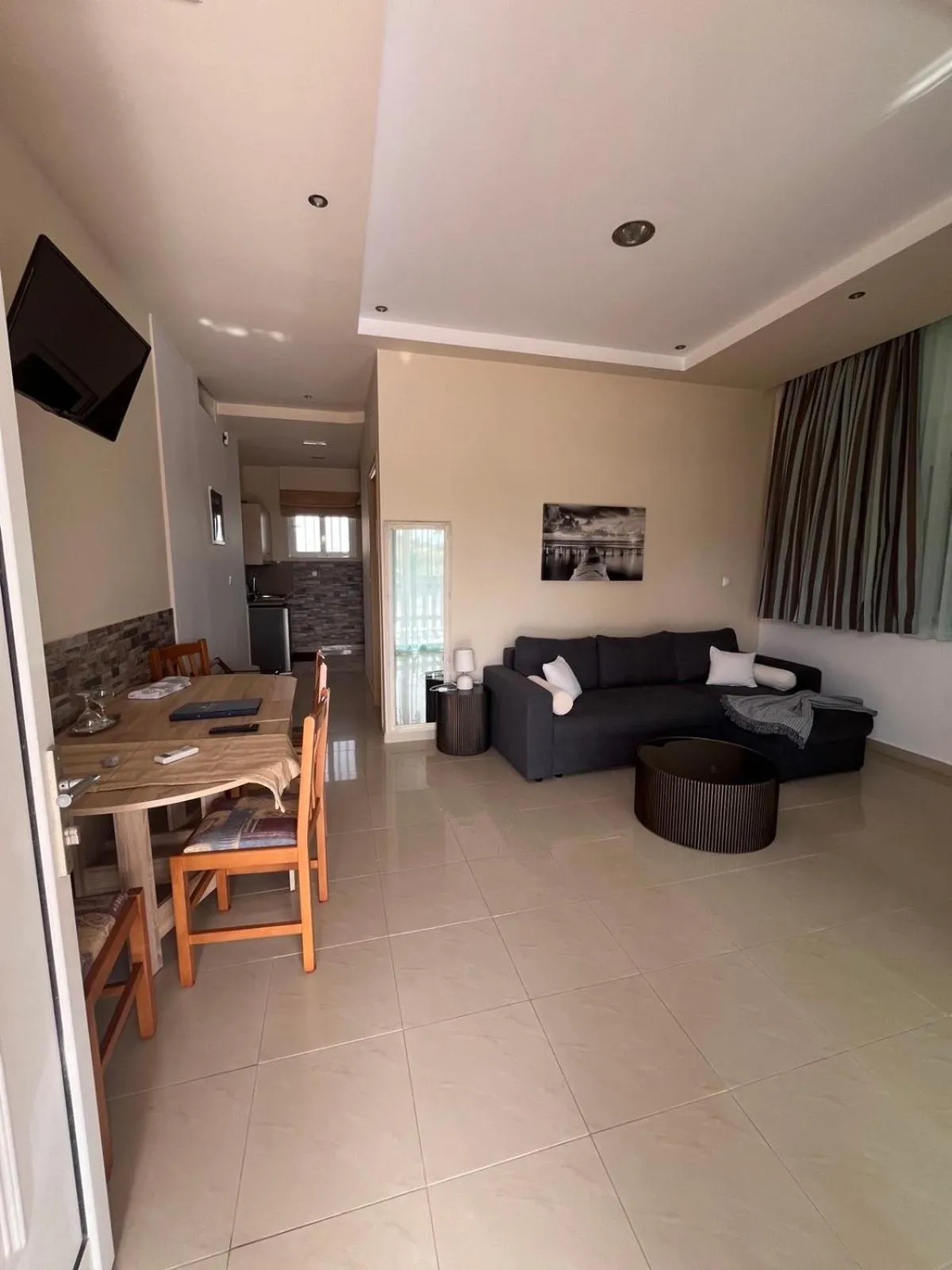 Vlycha Beach Apartments