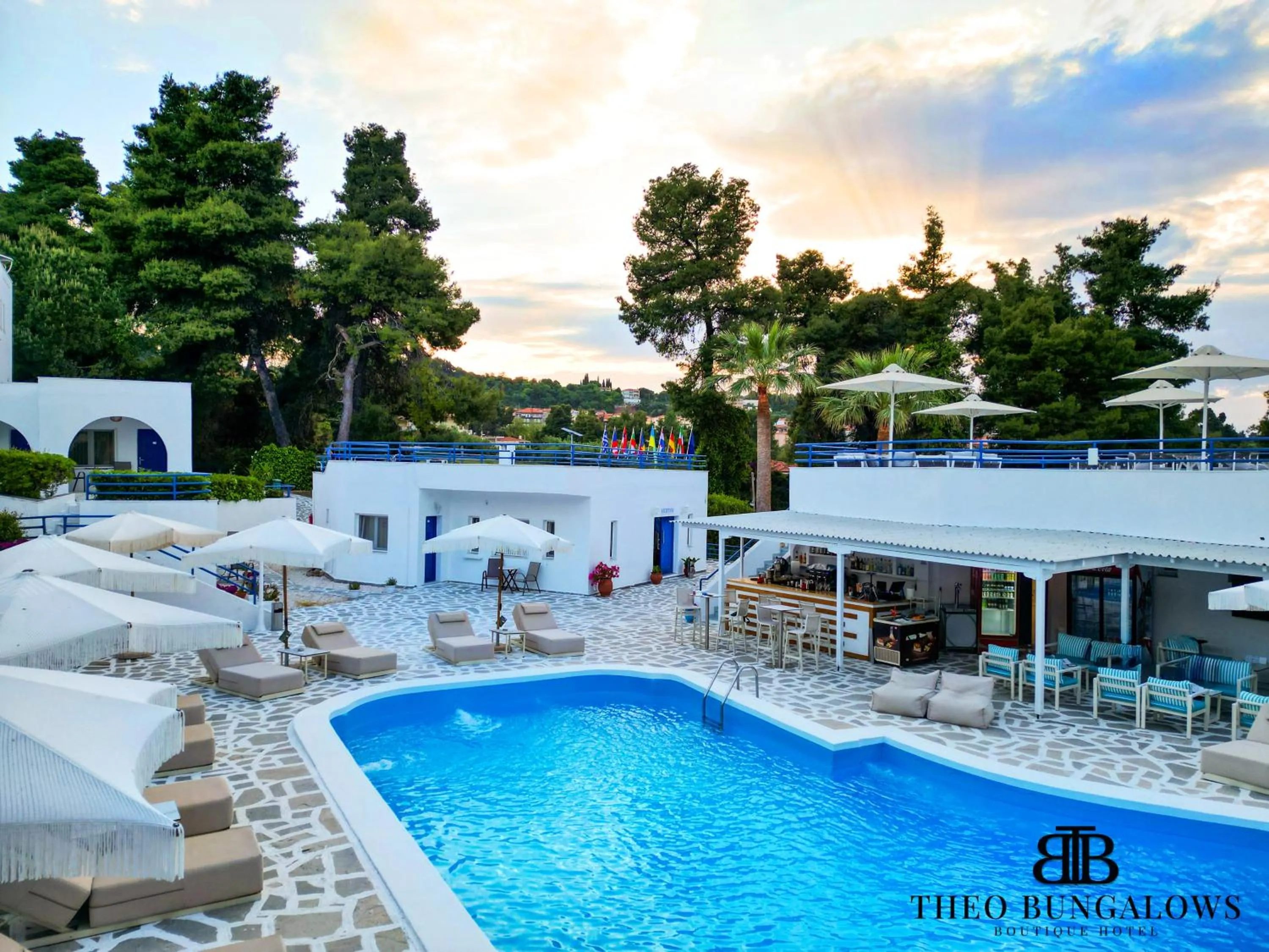 Day in Theo Bungalows Boutique Hotel