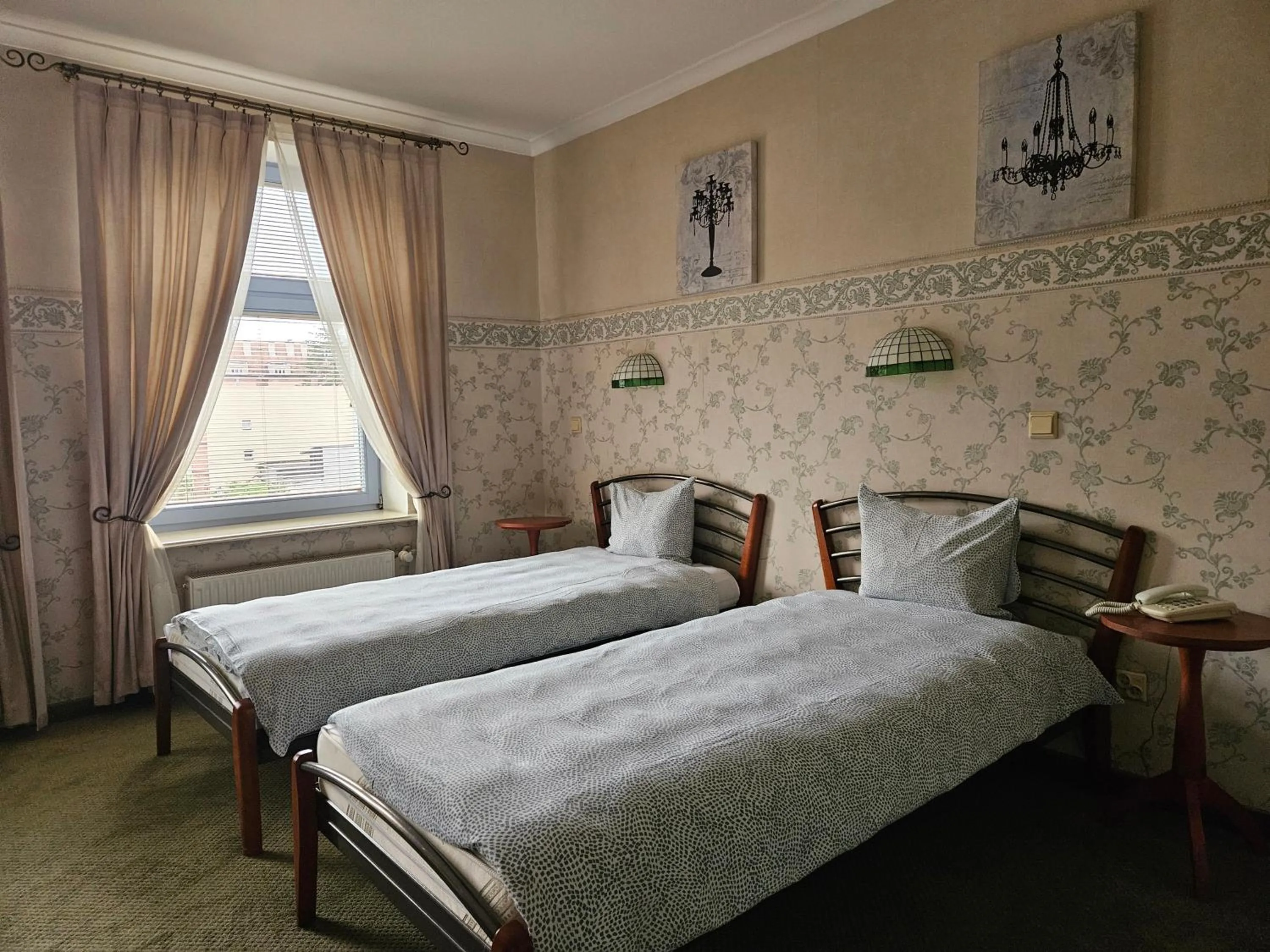 Bed in Hotel Marmułowski