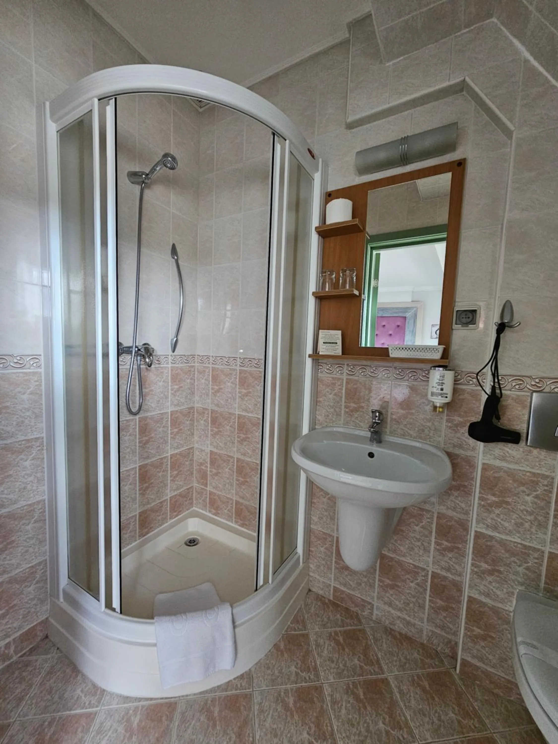 Shower in Hotel Marmułowski