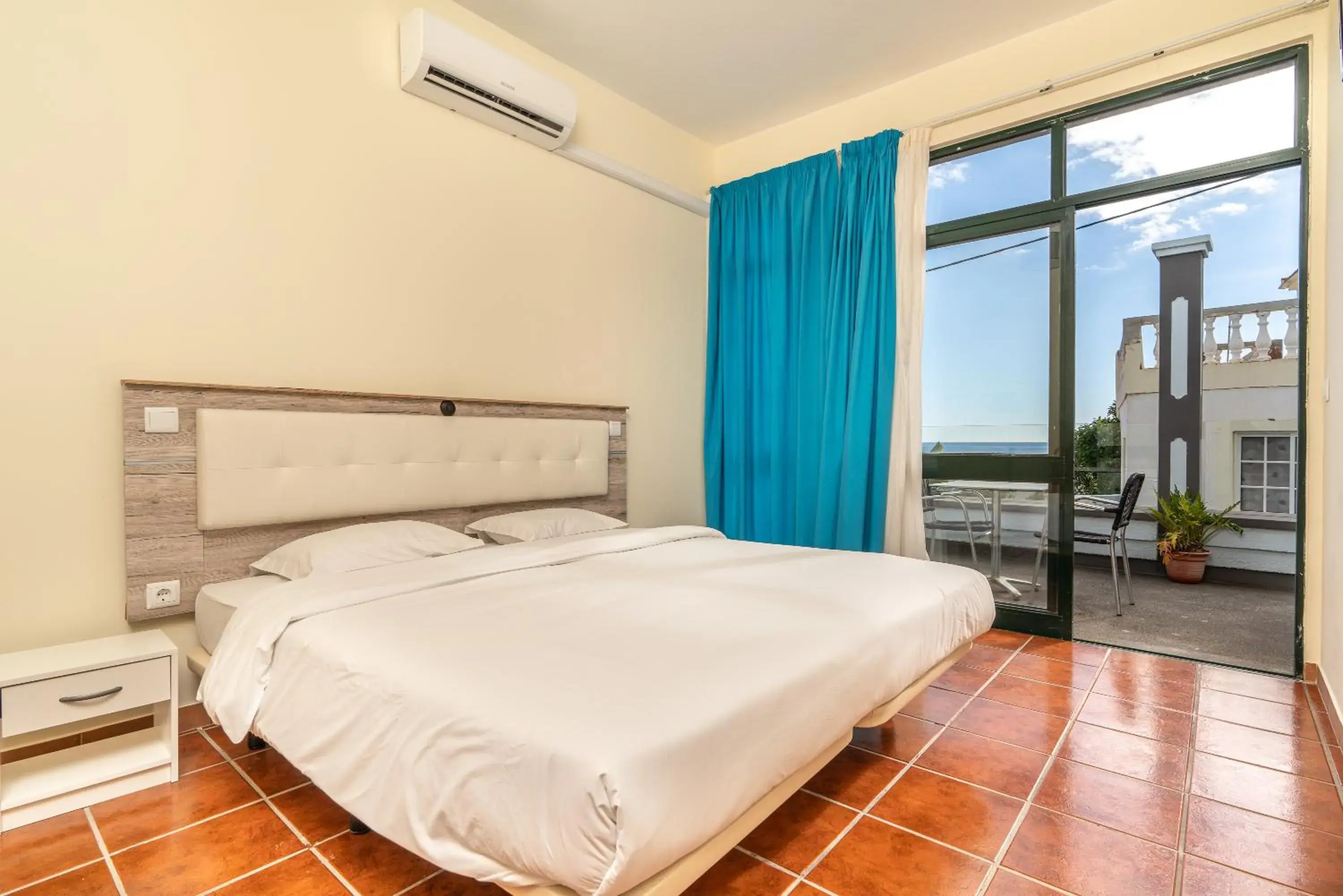 Double or Twin Room with Side Sea View in TarmarPlace Double or Twin Room with Side Sea View in TarmarPlace