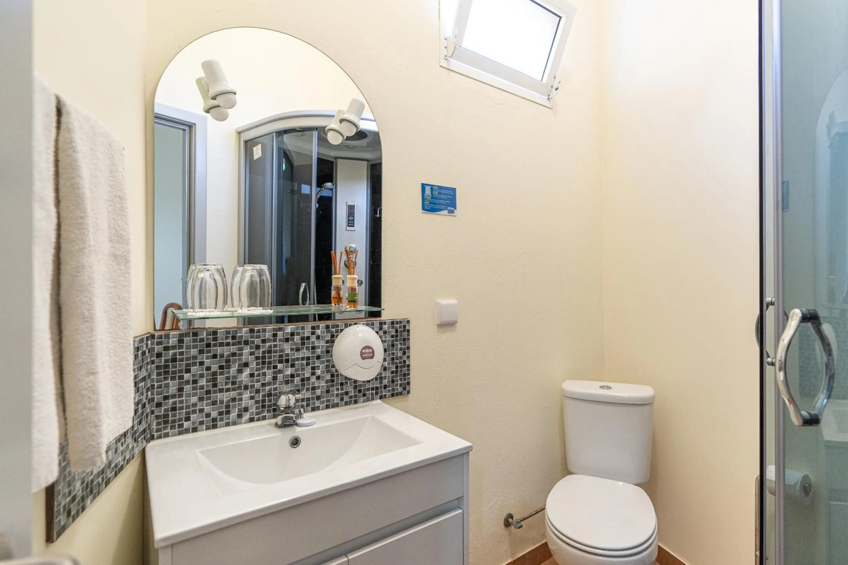 Toilet in TarmarPlace