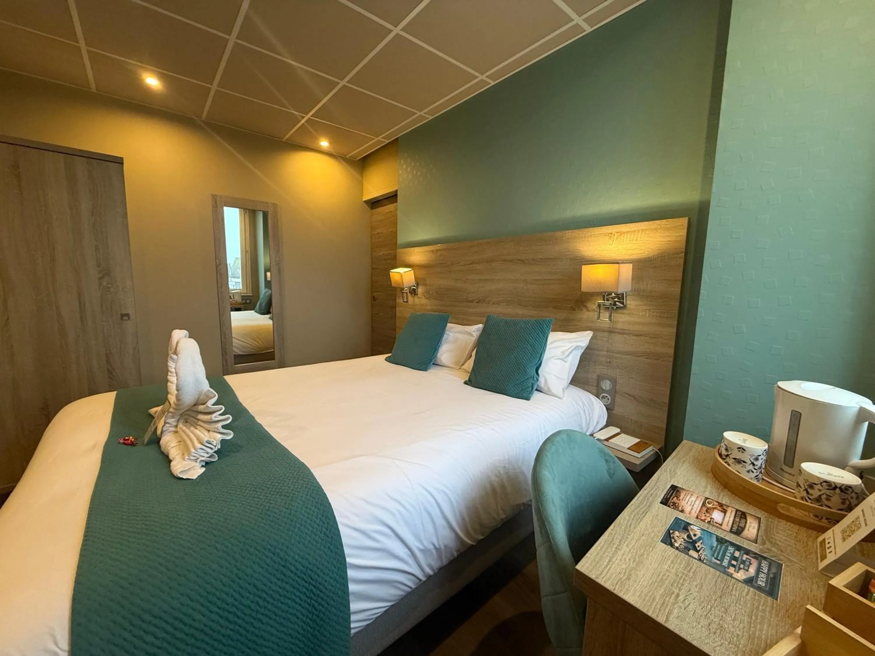 Photo of the whole room, Bed in Hotel de la Terrasse