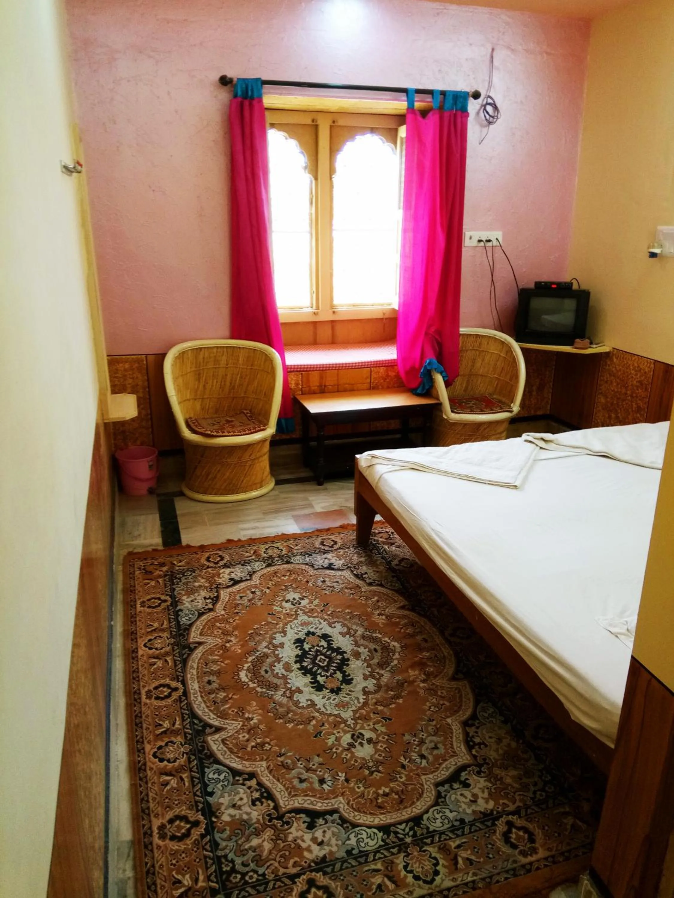 Bed in Hotel Paradise