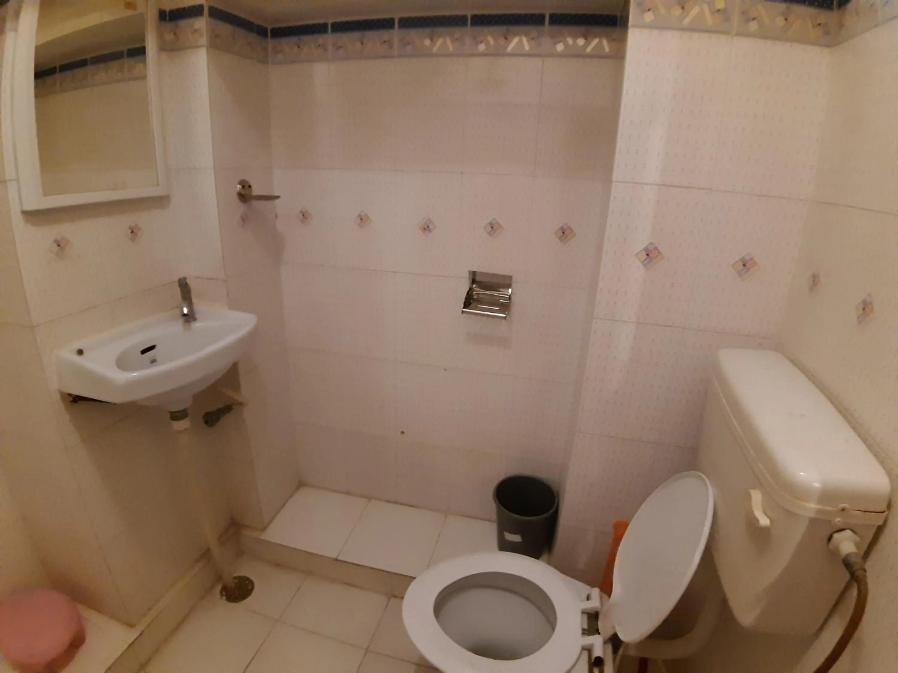 Bathroom in Hotel Paradise